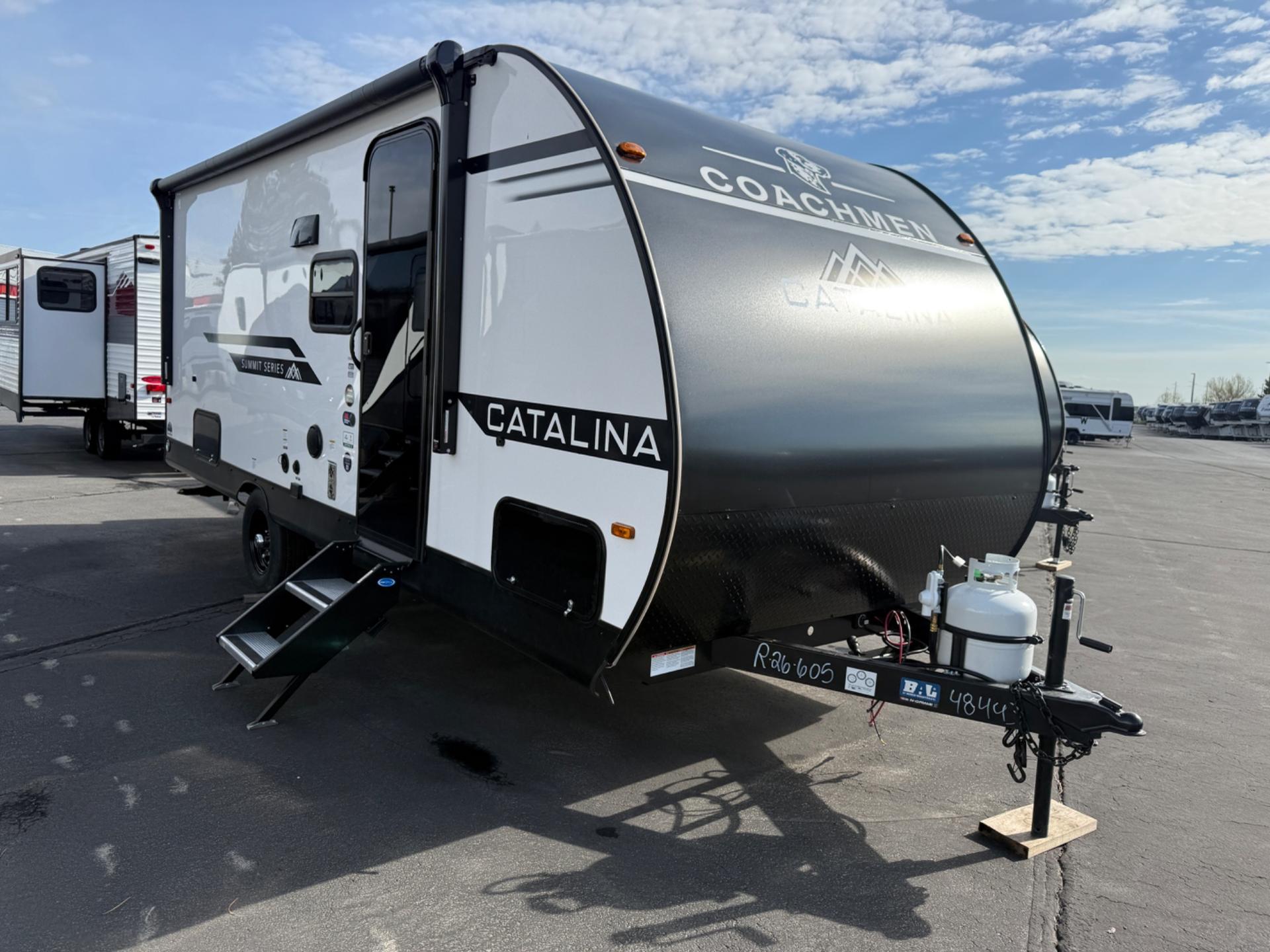 2026 Coachmen 2026 Coachmen Catalina Summit Series 7 - thumbnail 3