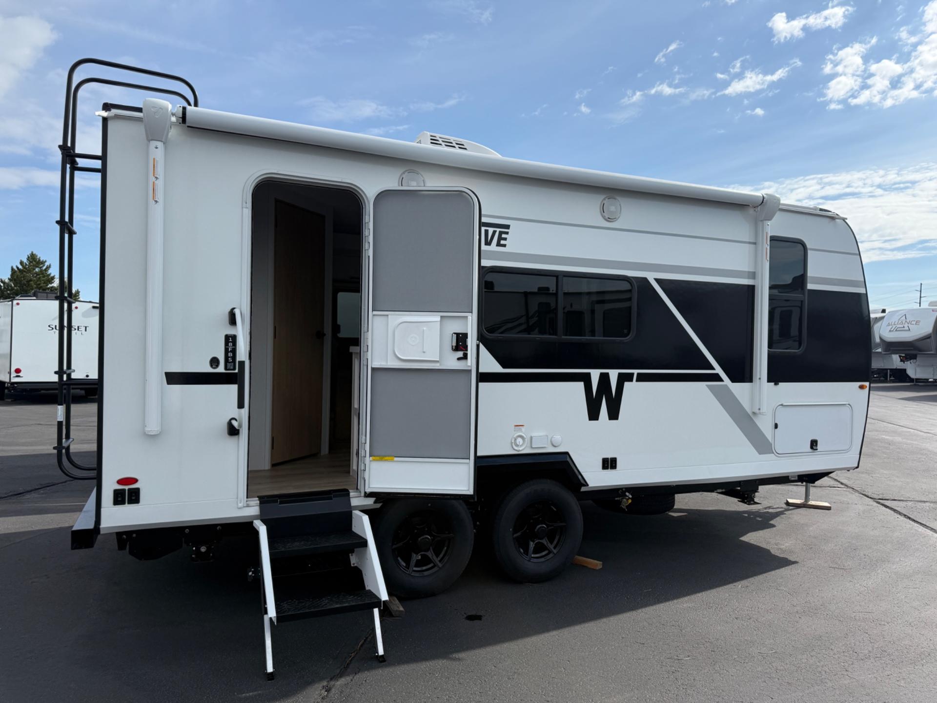 2026 Winnebago 2026 Winnebago Thrive - thumbnail 5