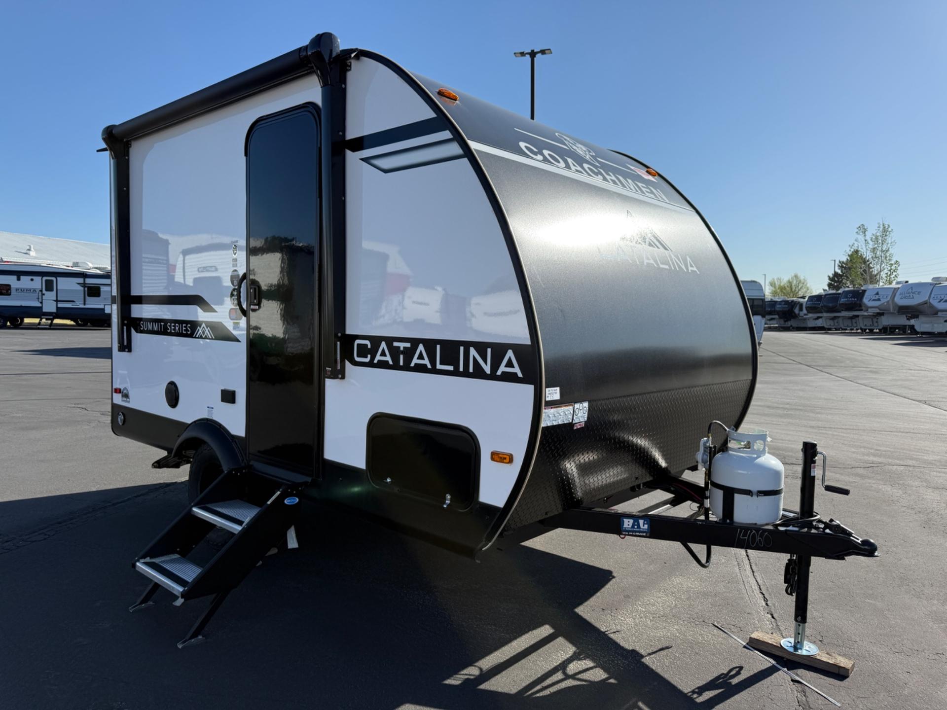 2026 Coachmen 2026 Coachmen Catalina Summit Series 7 - thumbnail 3
