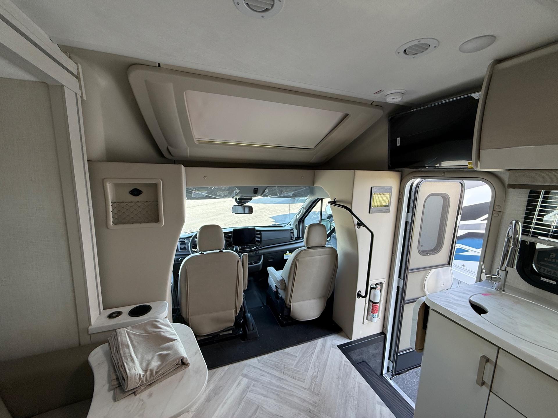 2027 Thor Motor Coach 2027 Thor Motor Coach Compass AWD - thumbnail 19