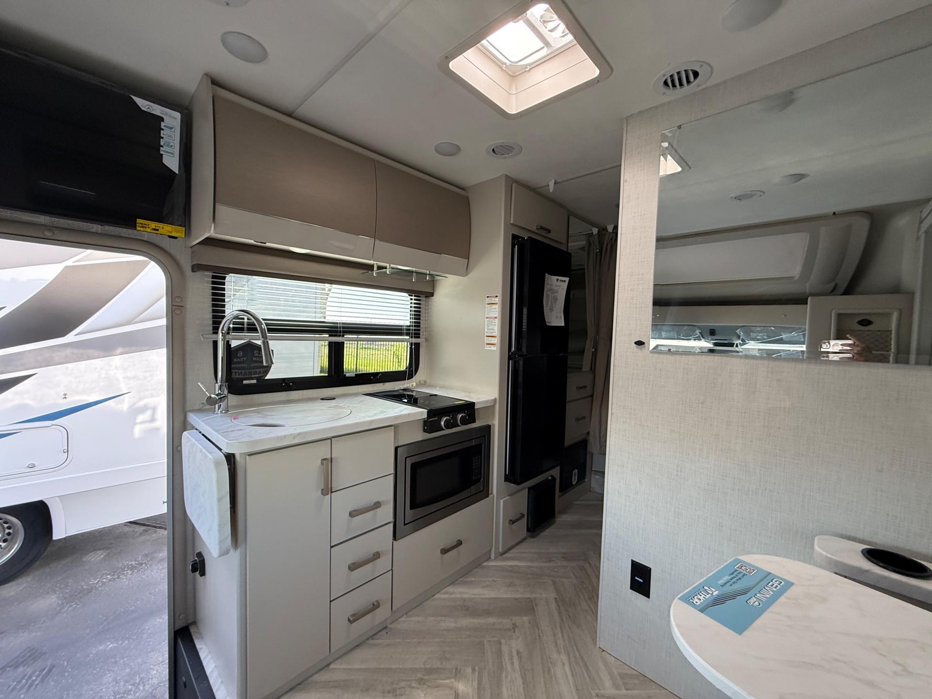 2027 Thor Motor Coach 2027 Thor Motor Coach Compass AWD - thumbnail 21