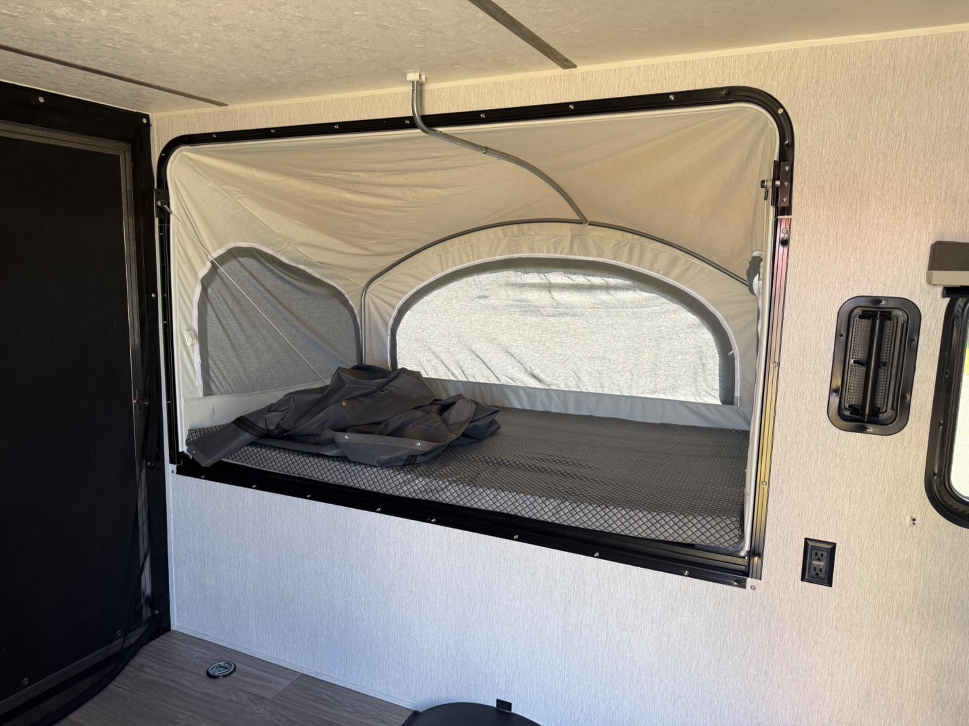 2026 Sunset Park RV 2026 Sunset Park RV Sun Lite Toy Hauler - thumbnail 14