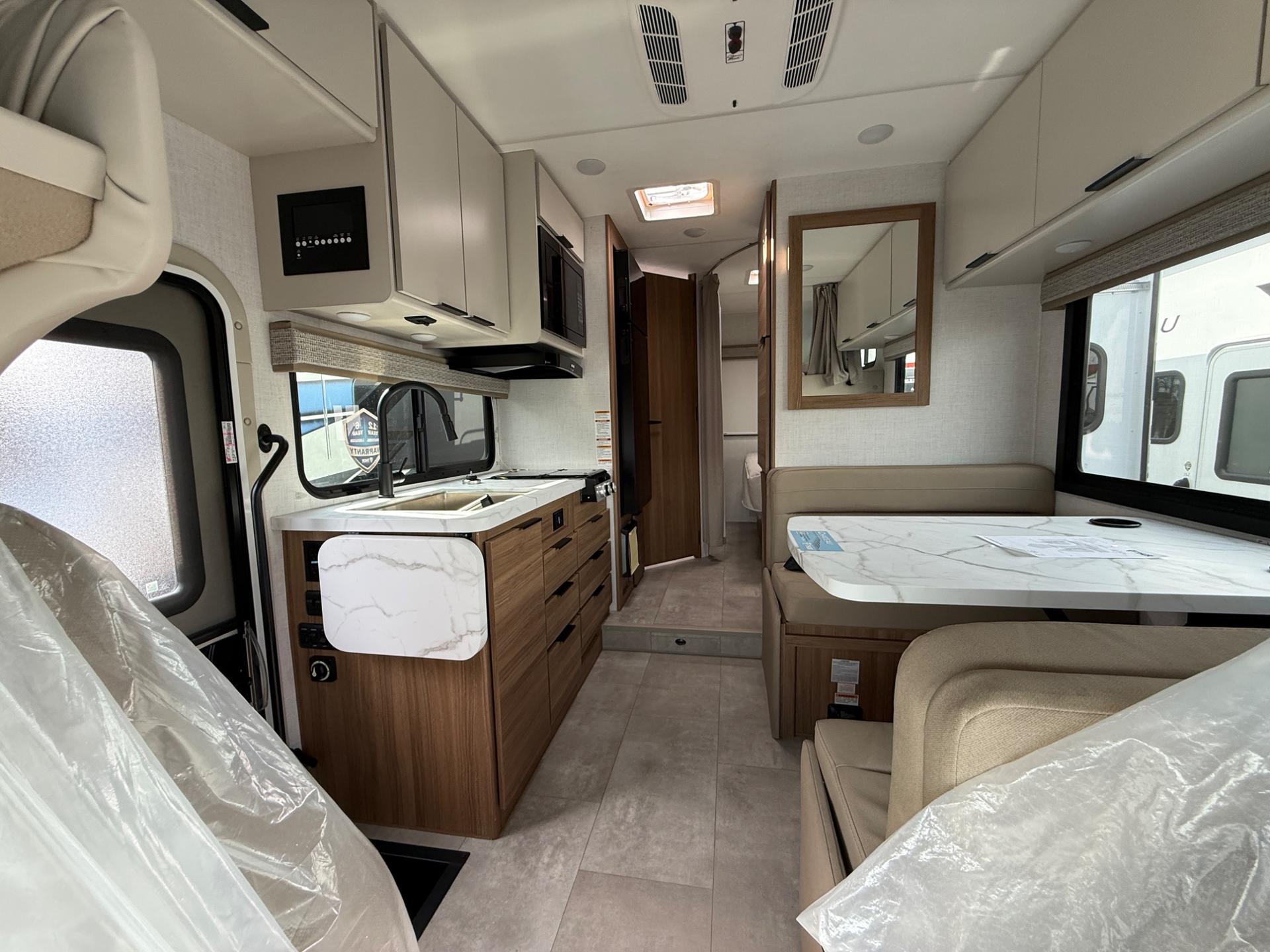 2026 Thor Motor Coach 2026 Thor Motor Coach Chateau - thumbnail 15