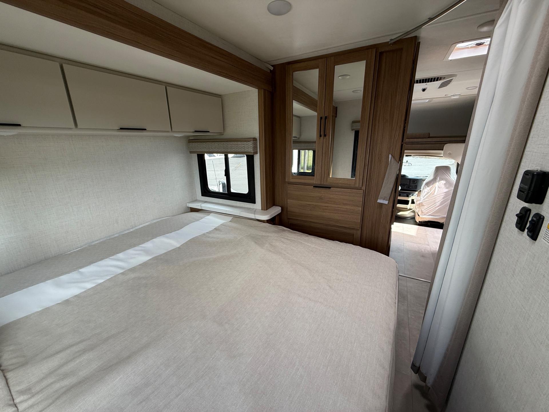 2026 Thor Motor Coach 2026 Thor Motor Coach Chateau - thumbnail 25