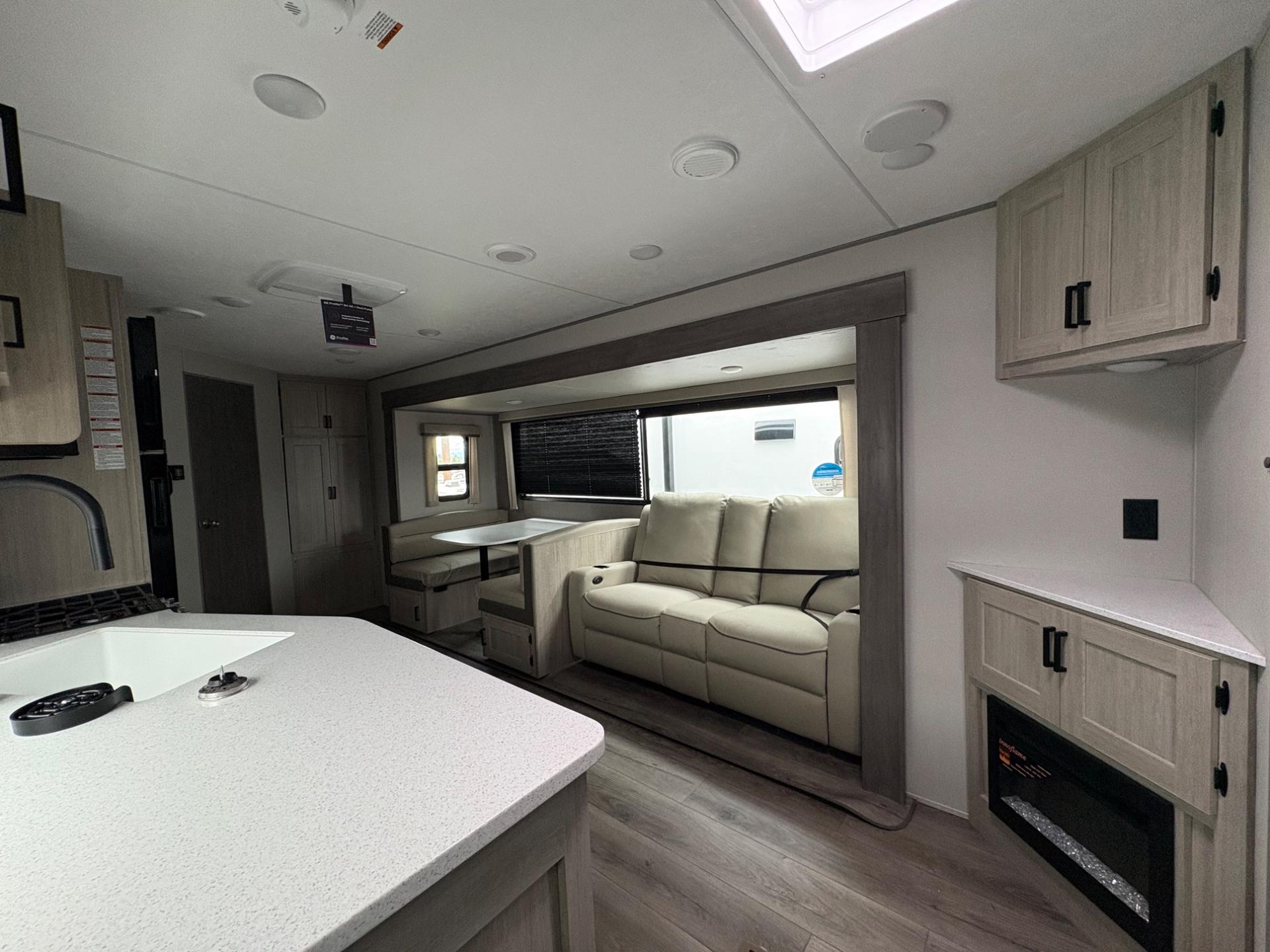 2026 Coachmen 2026 Coachmen Catalina Legacy Edition - thumbnail 10