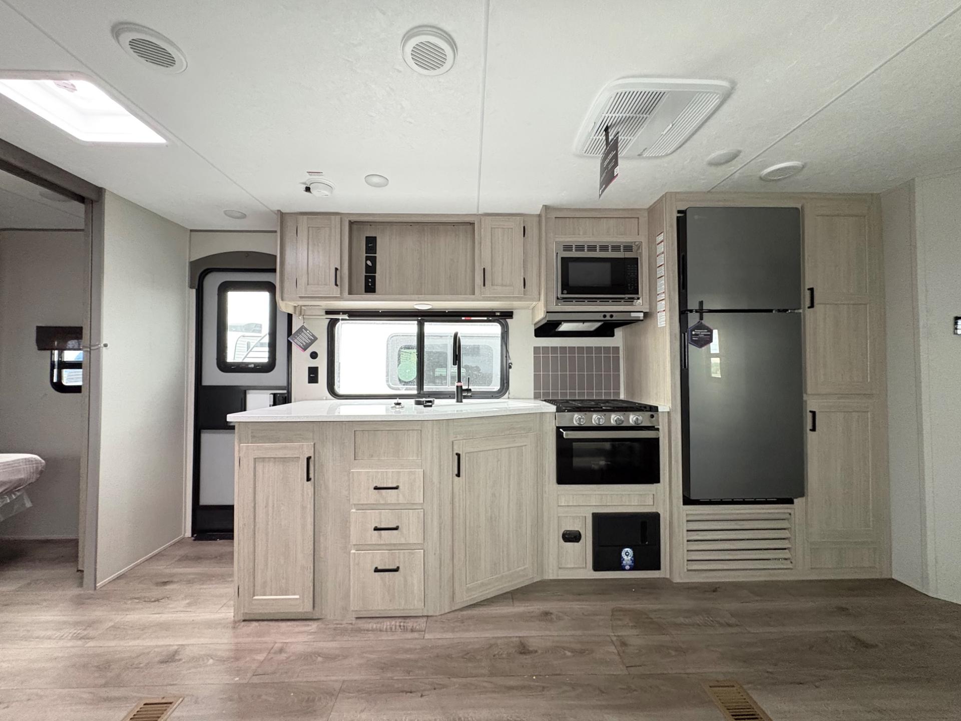 2026 Coachmen 2026 Coachmen Catalina Legacy Edition - thumbnail 12