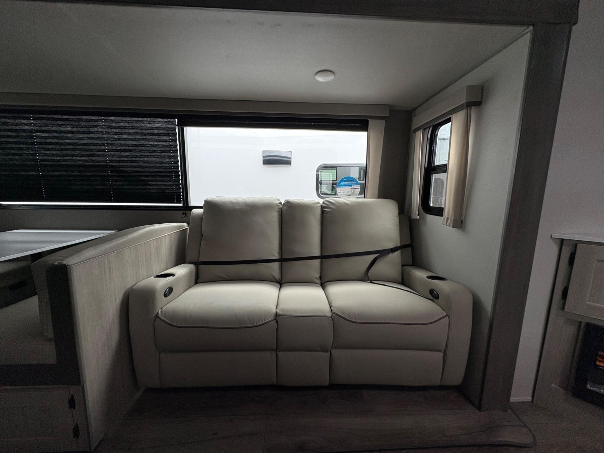 2026 Coachmen 2026 Coachmen Catalina Legacy Edition - thumbnail 19