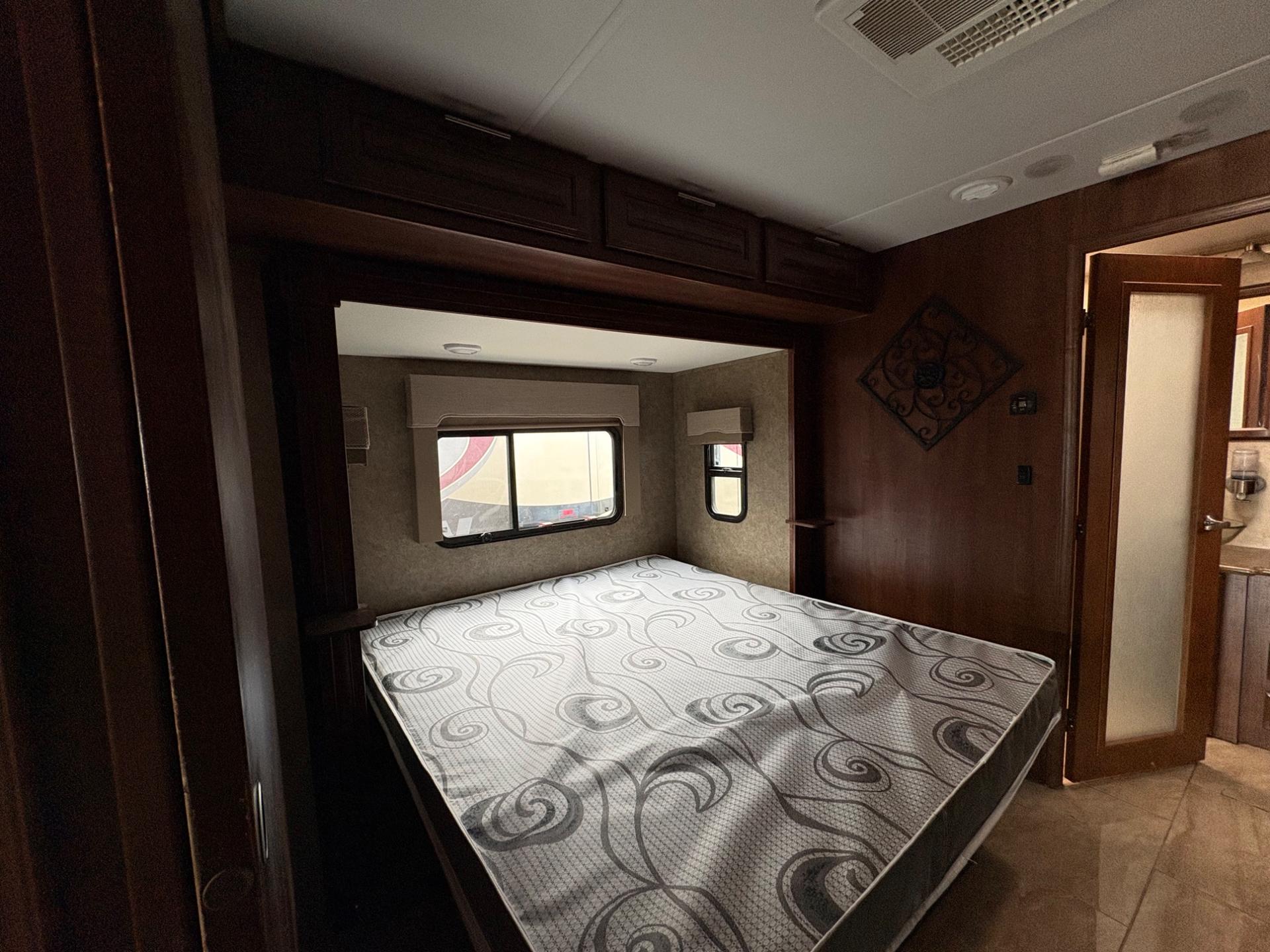 2017 Forest River RV 2017 Forest River RV Georgetown XL - thumbnail 52