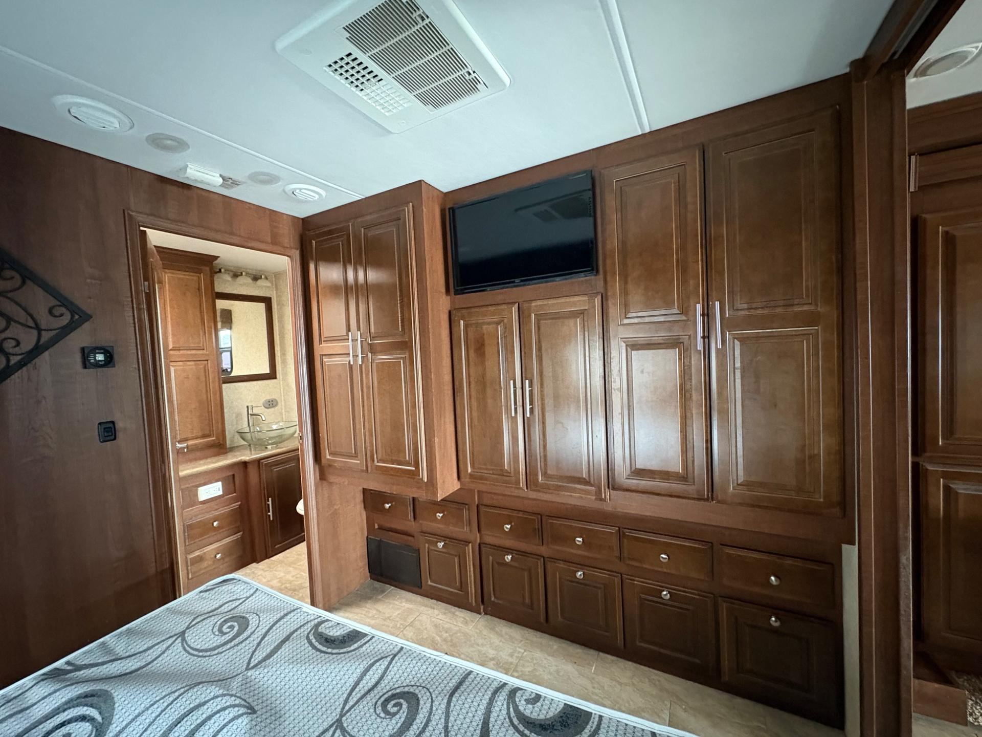 2017 Forest River RV 2017 Forest River RV Georgetown XL - thumbnail 53