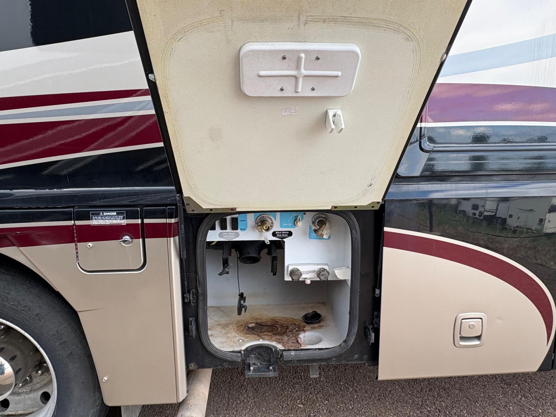 2004 Winnebago 2004 Winnebago Ultimate Advantage - thumbnail 10