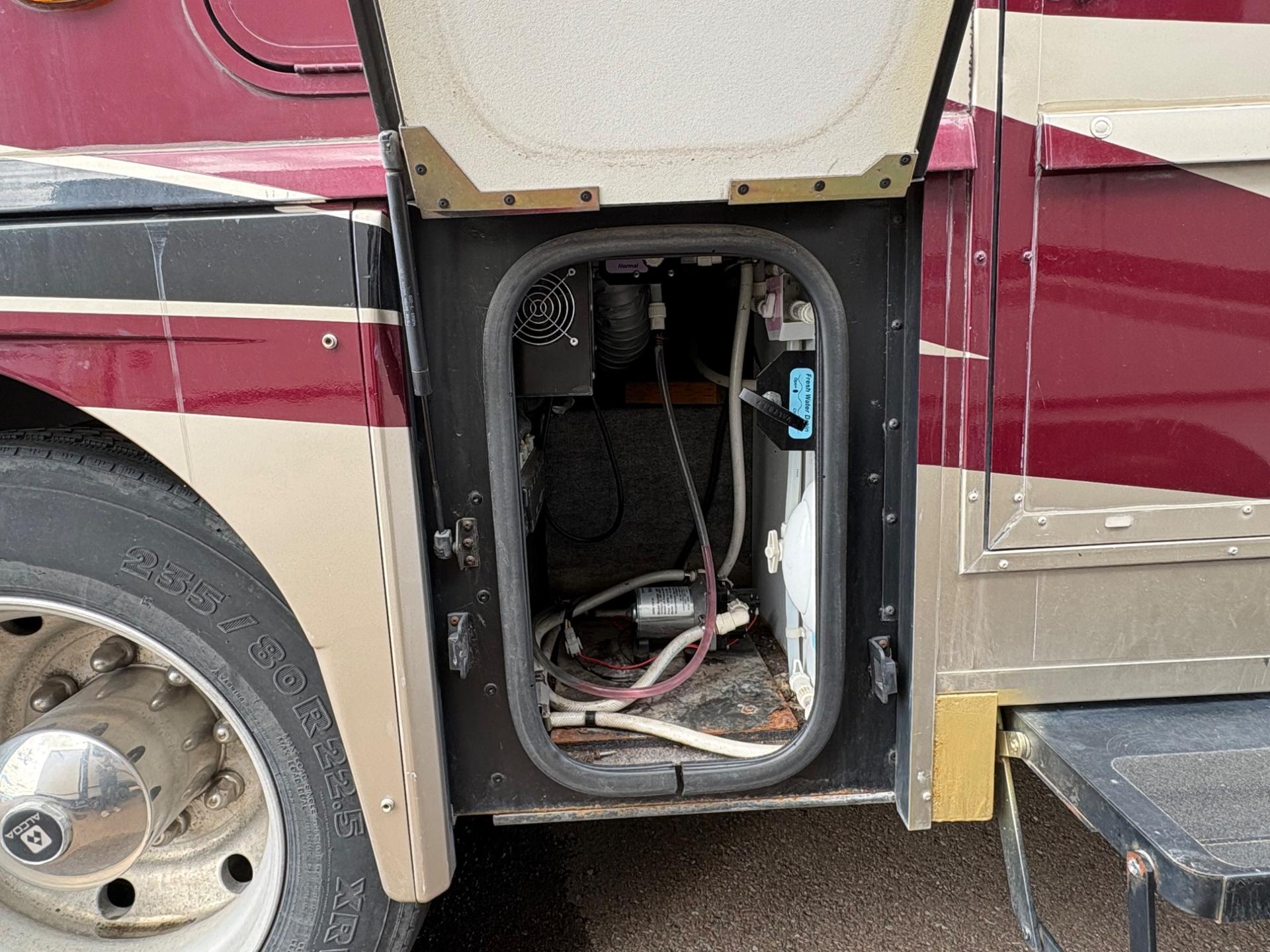 2004 Winnebago 2004 Winnebago Ultimate Advantage - thumbnail 15
