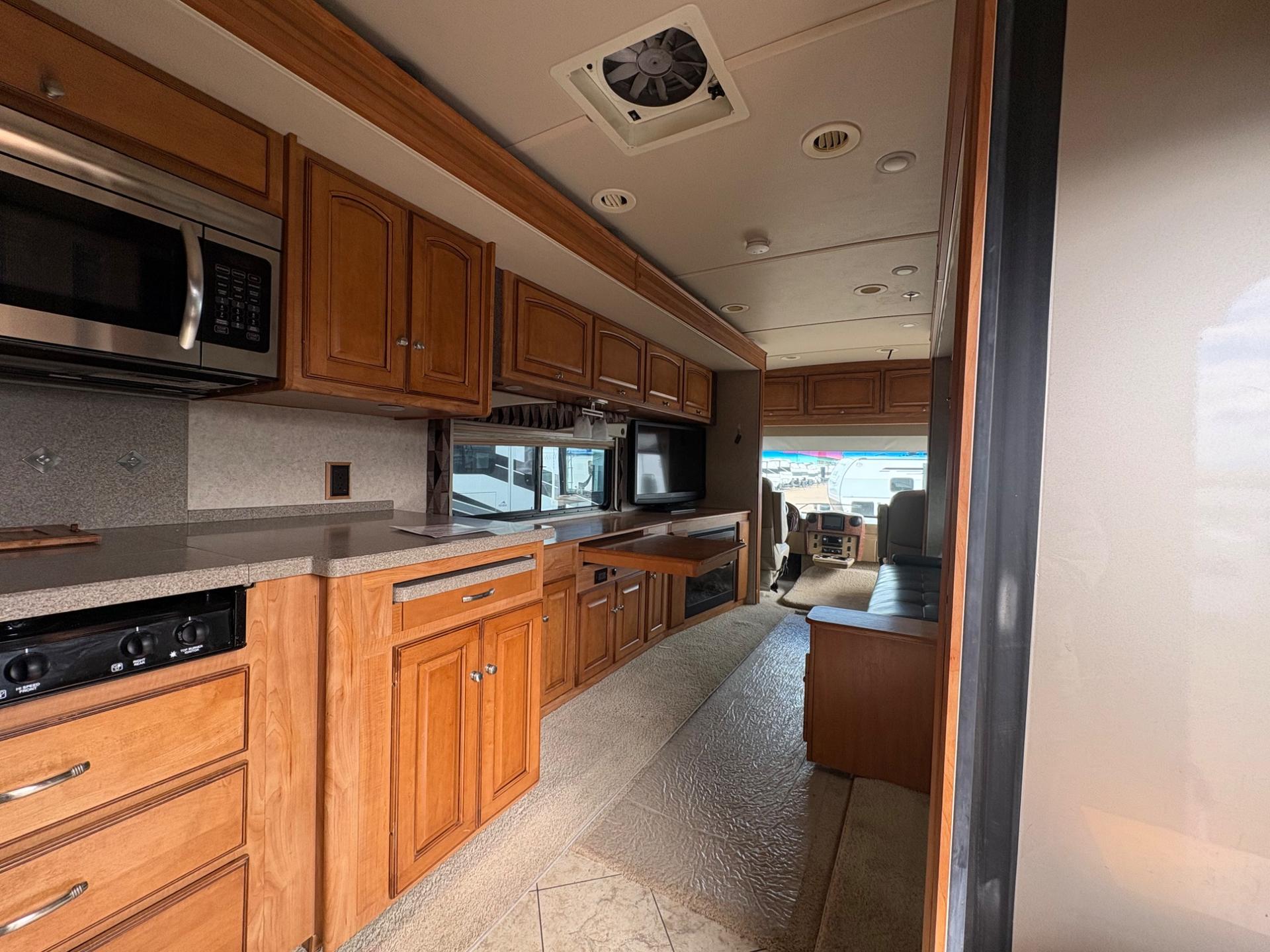 2004 Winnebago 2004 Winnebago Ultimate Advantage - thumbnail 18