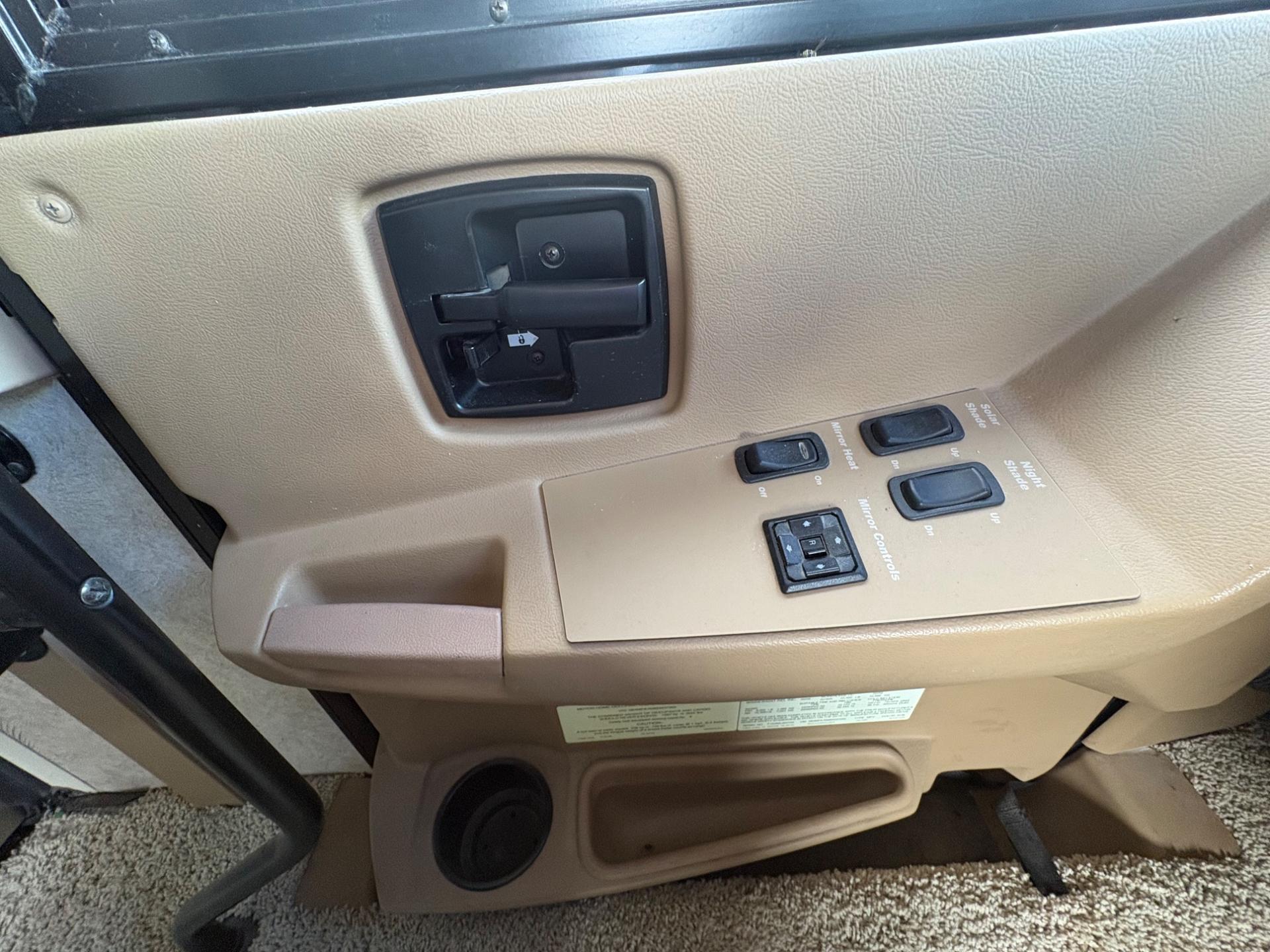 2004 Winnebago 2004 Winnebago Ultimate Advantage - thumbnail 22