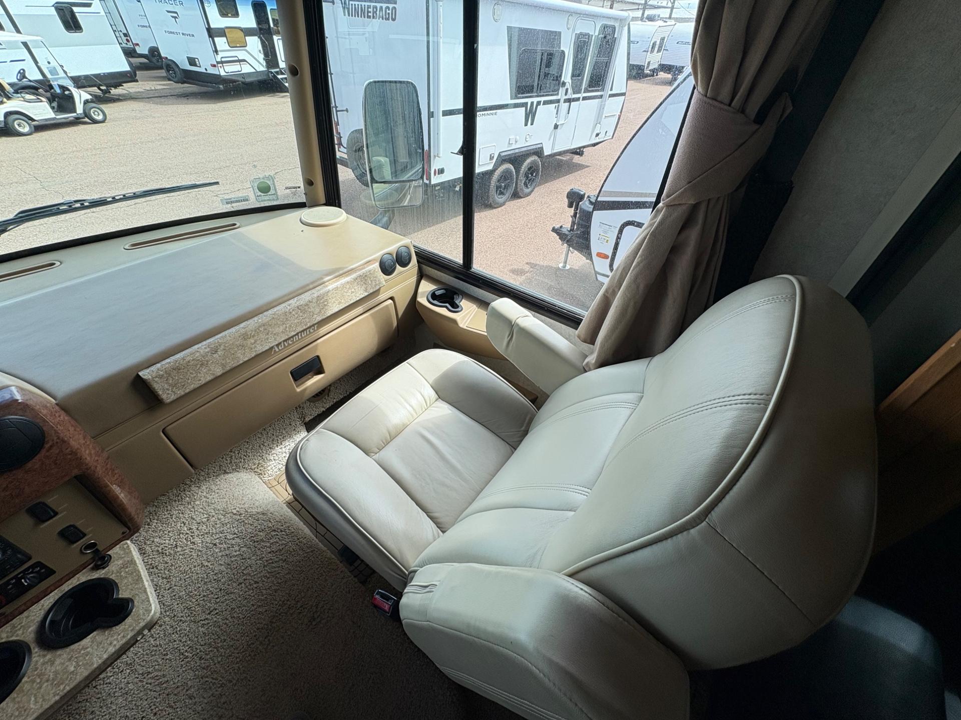 2004 Winnebago 2004 Winnebago Ultimate Advantage - thumbnail 24