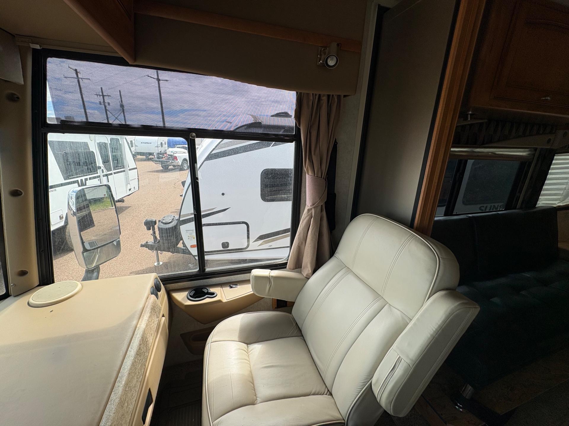 2004 Winnebago 2004 Winnebago Ultimate Advantage - thumbnail 26