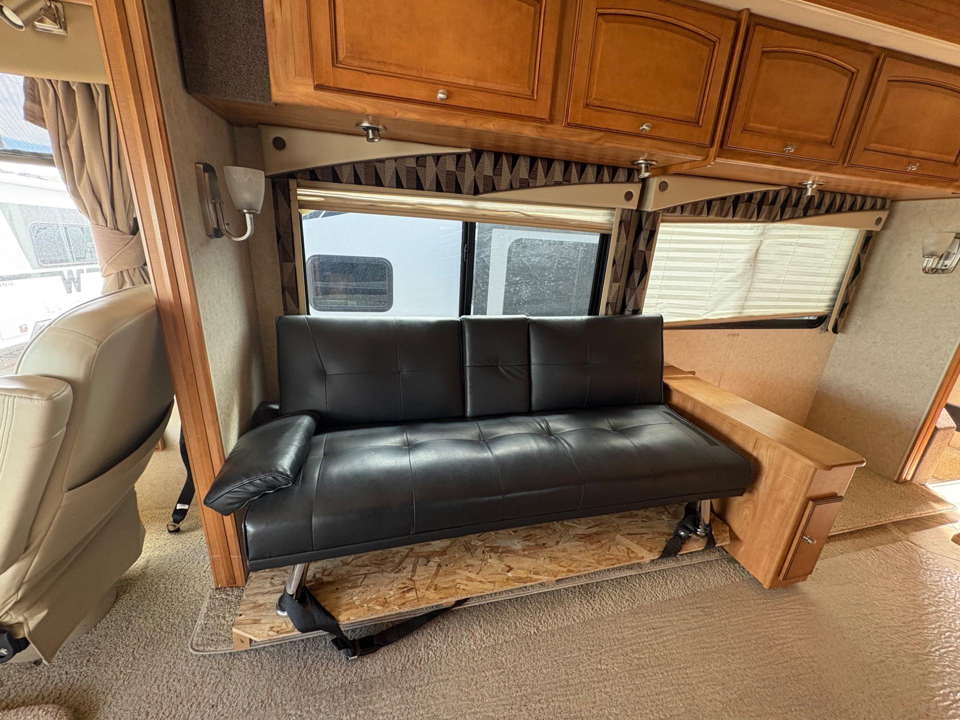 2004 Winnebago 2004 Winnebago Ultimate Advantage - thumbnail 27