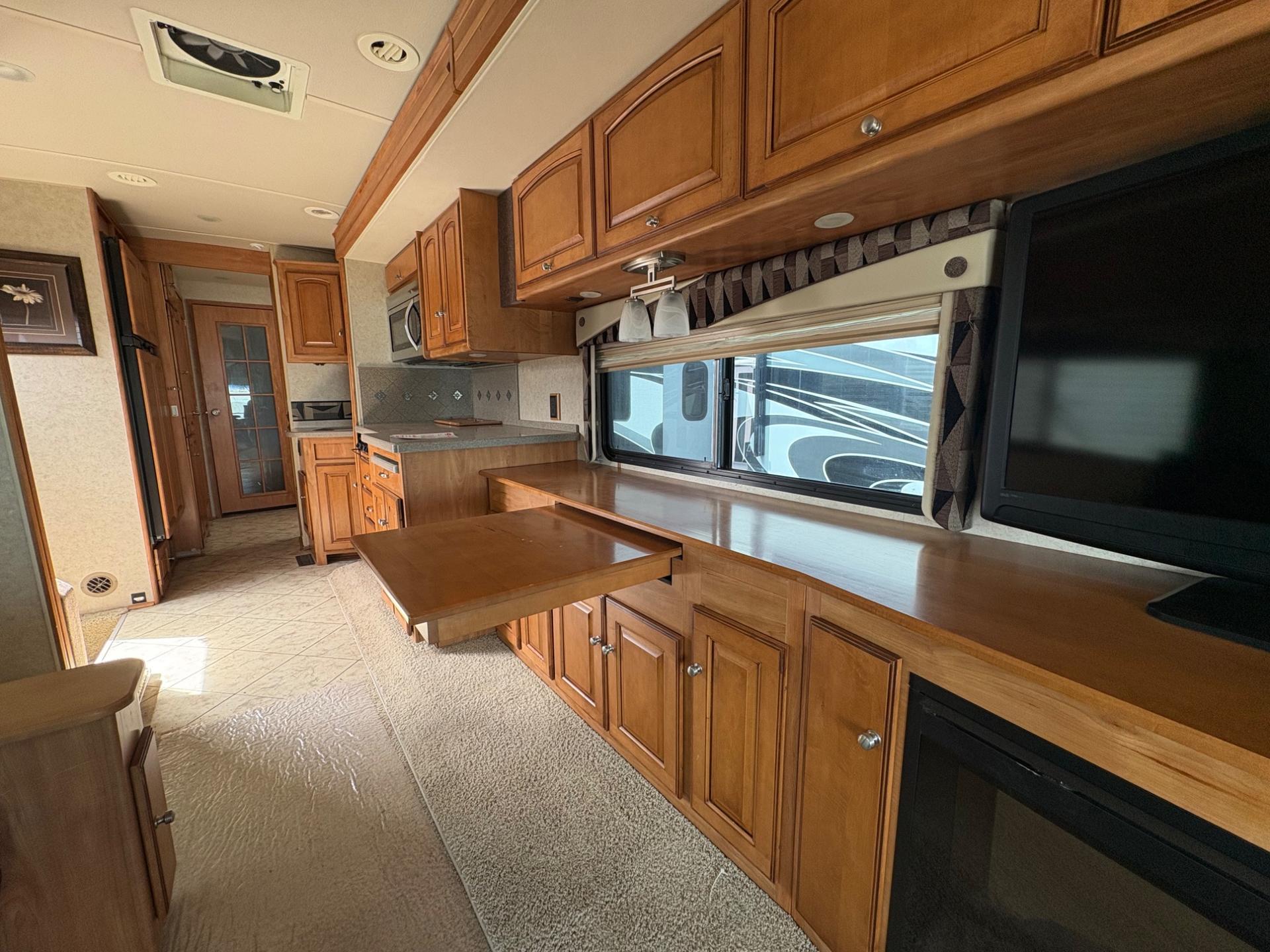 2004 Winnebago 2004 Winnebago Ultimate Advantage - thumbnail 29