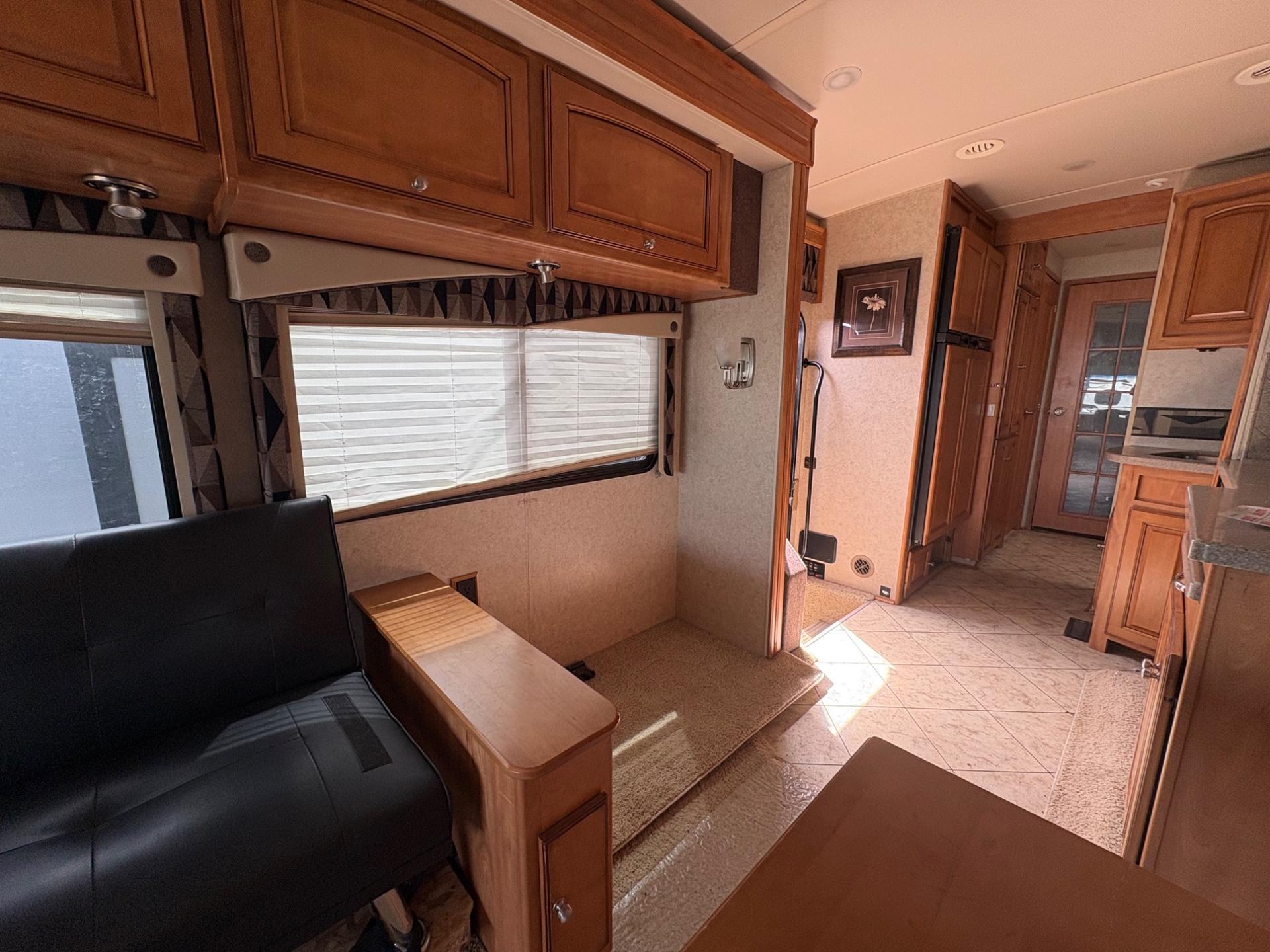2004 Winnebago 2004 Winnebago Ultimate Advantage - thumbnail 30