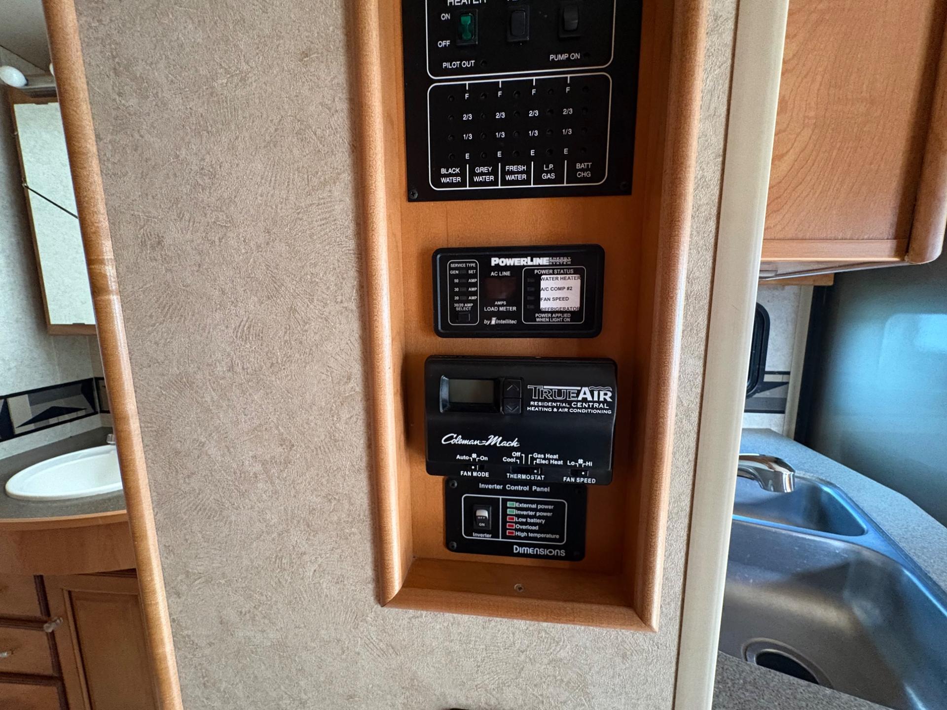 2004 Winnebago 2004 Winnebago Ultimate Advantage - thumbnail 37