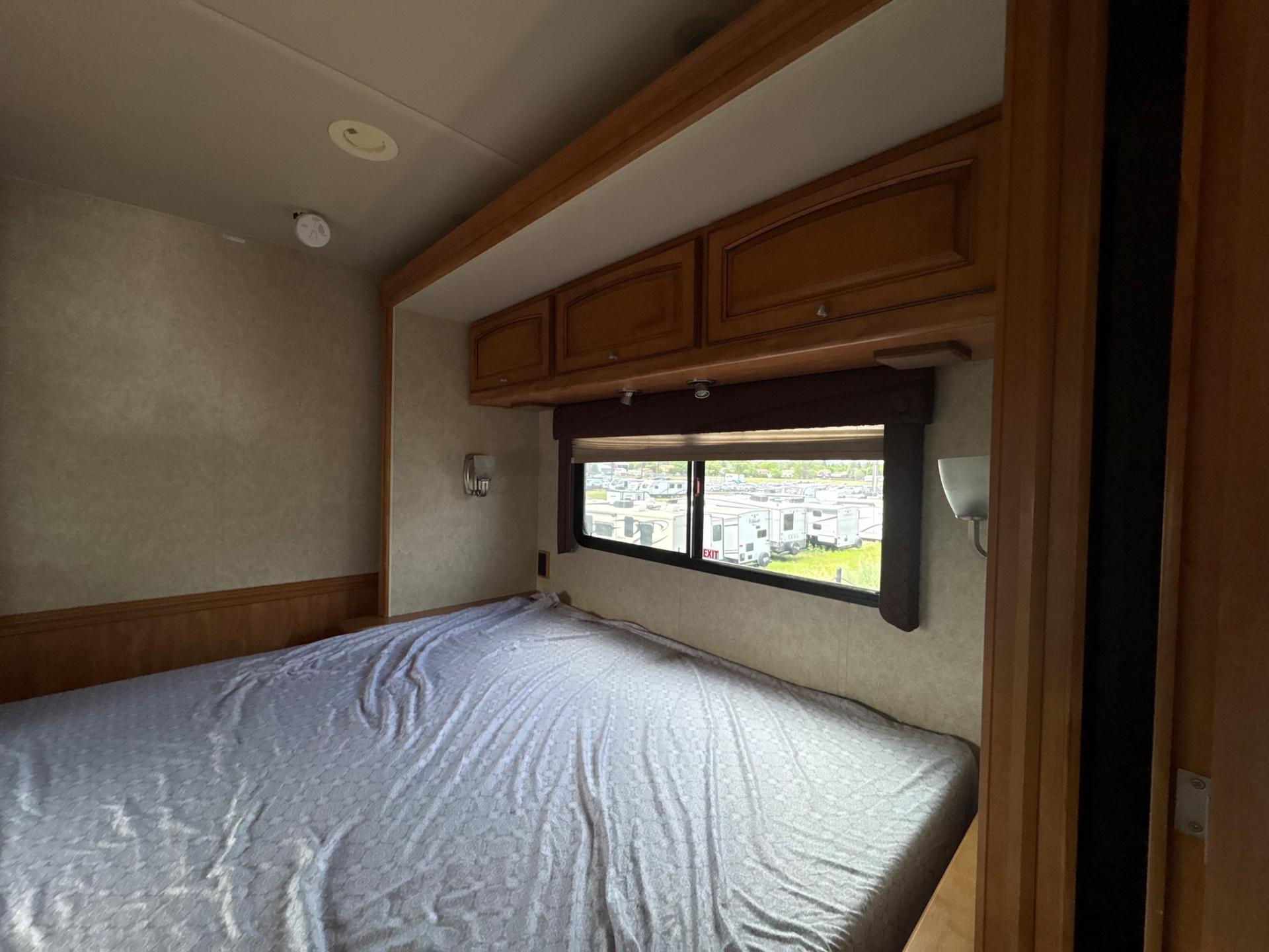 2004 Winnebago 2004 Winnebago Ultimate Advantage - thumbnail 47
