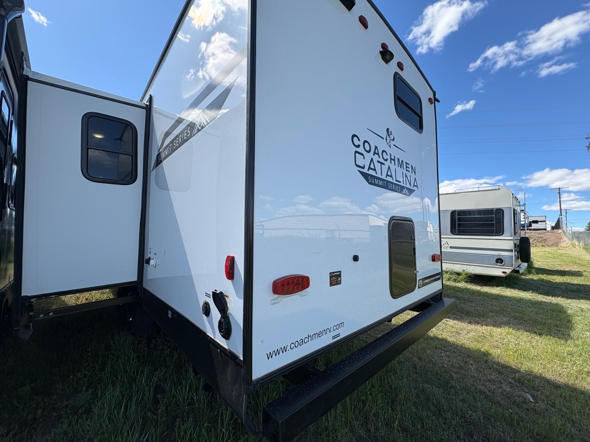 2026 Coachmen 2026 Coachmen Catalina Summit Series 8 - thumbnail 3