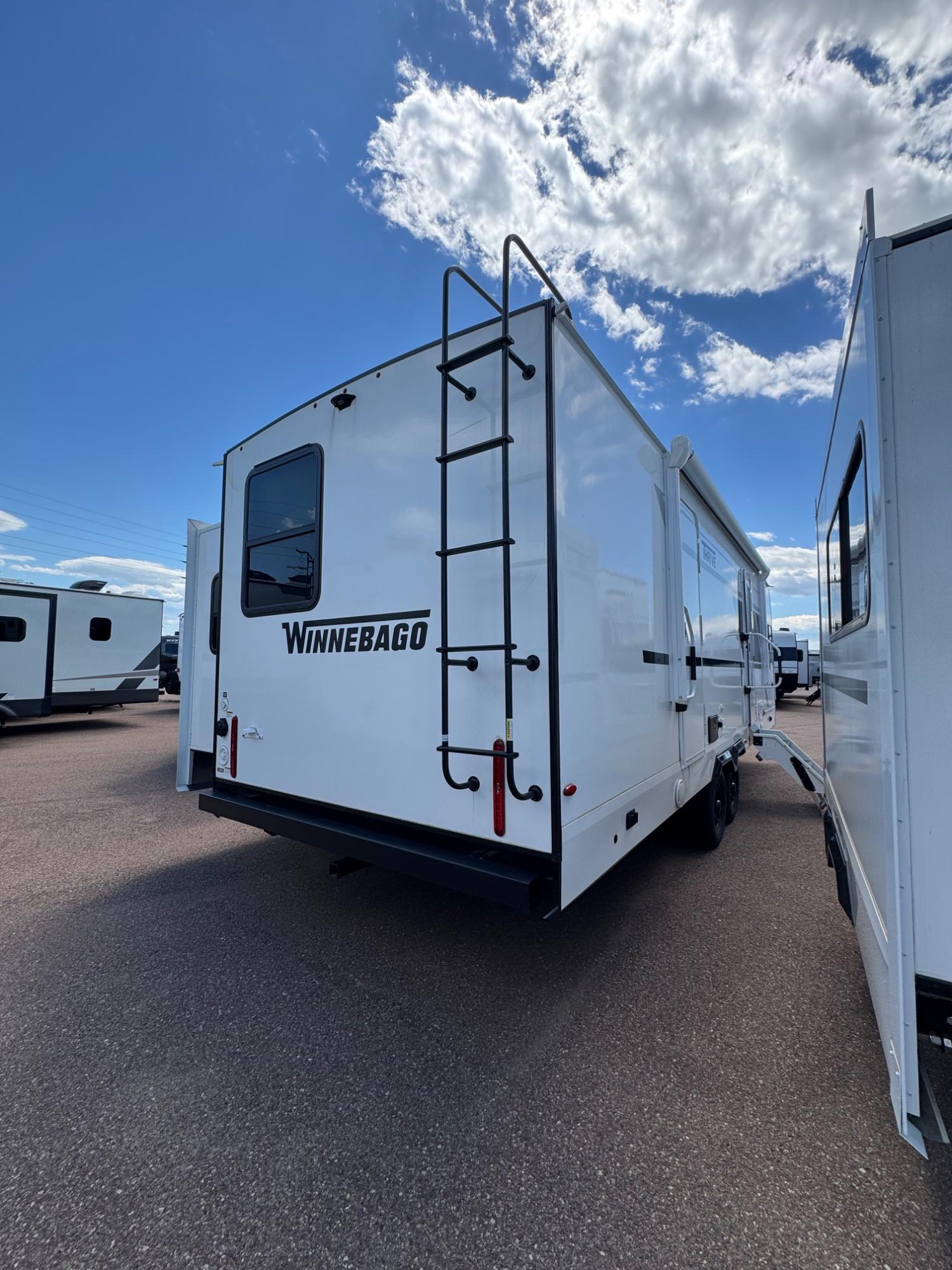 2026 Winnebago 2026 Winnebago Thrive - thumbnail 5