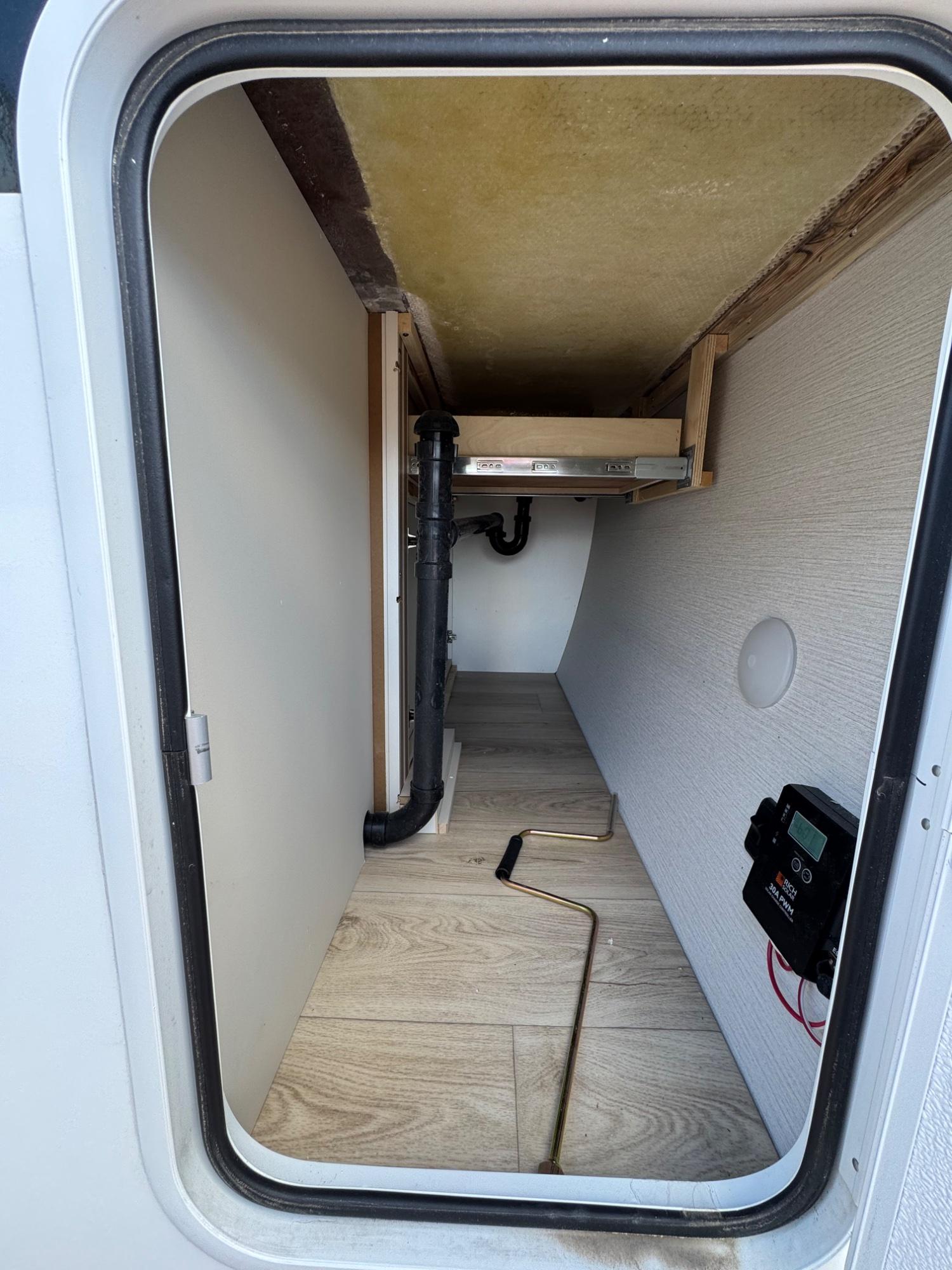 2026 Winnebago 2026 Winnebago Thrive - thumbnail 6
