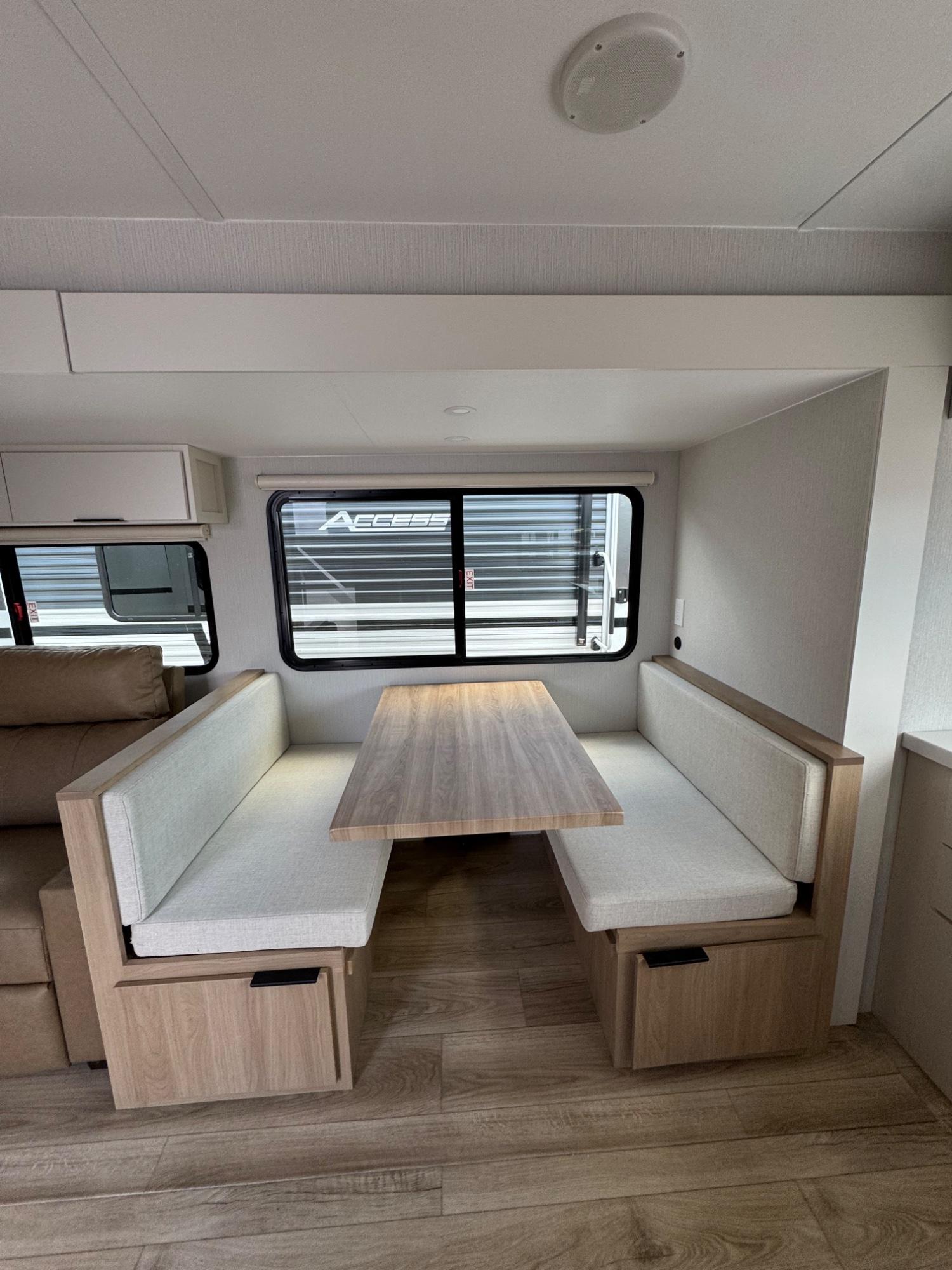 2026 Winnebago 2026 Winnebago Thrive - thumbnail 12