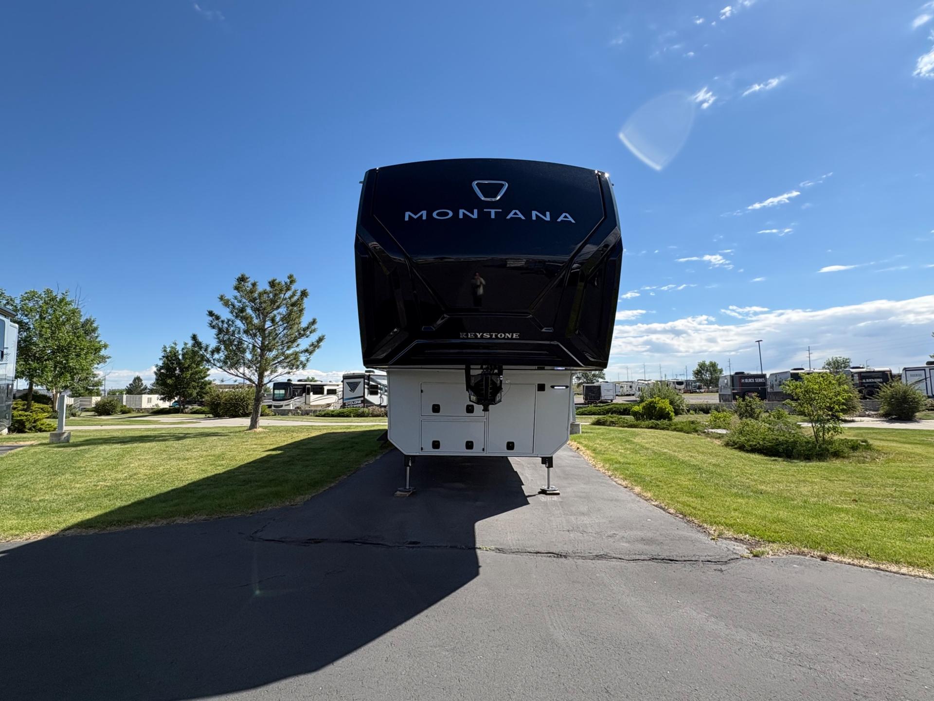2026 Keystone RV 2026 Keystone RV Montana - thumbnail 9