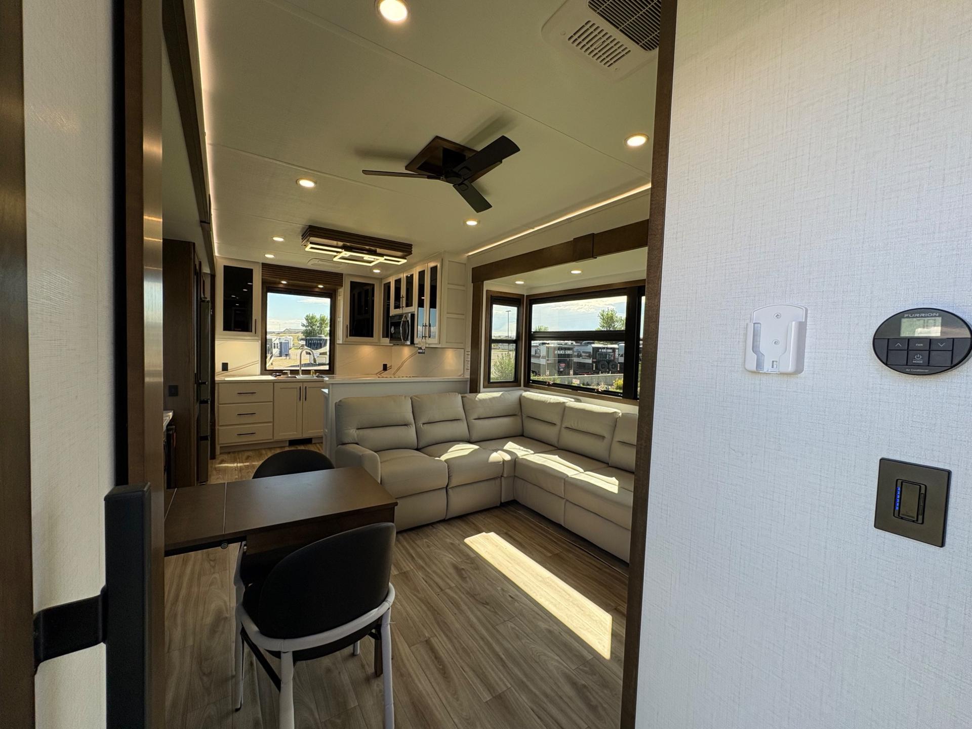 2026 Keystone RV 2026 Keystone RV Montana - thumbnail 36