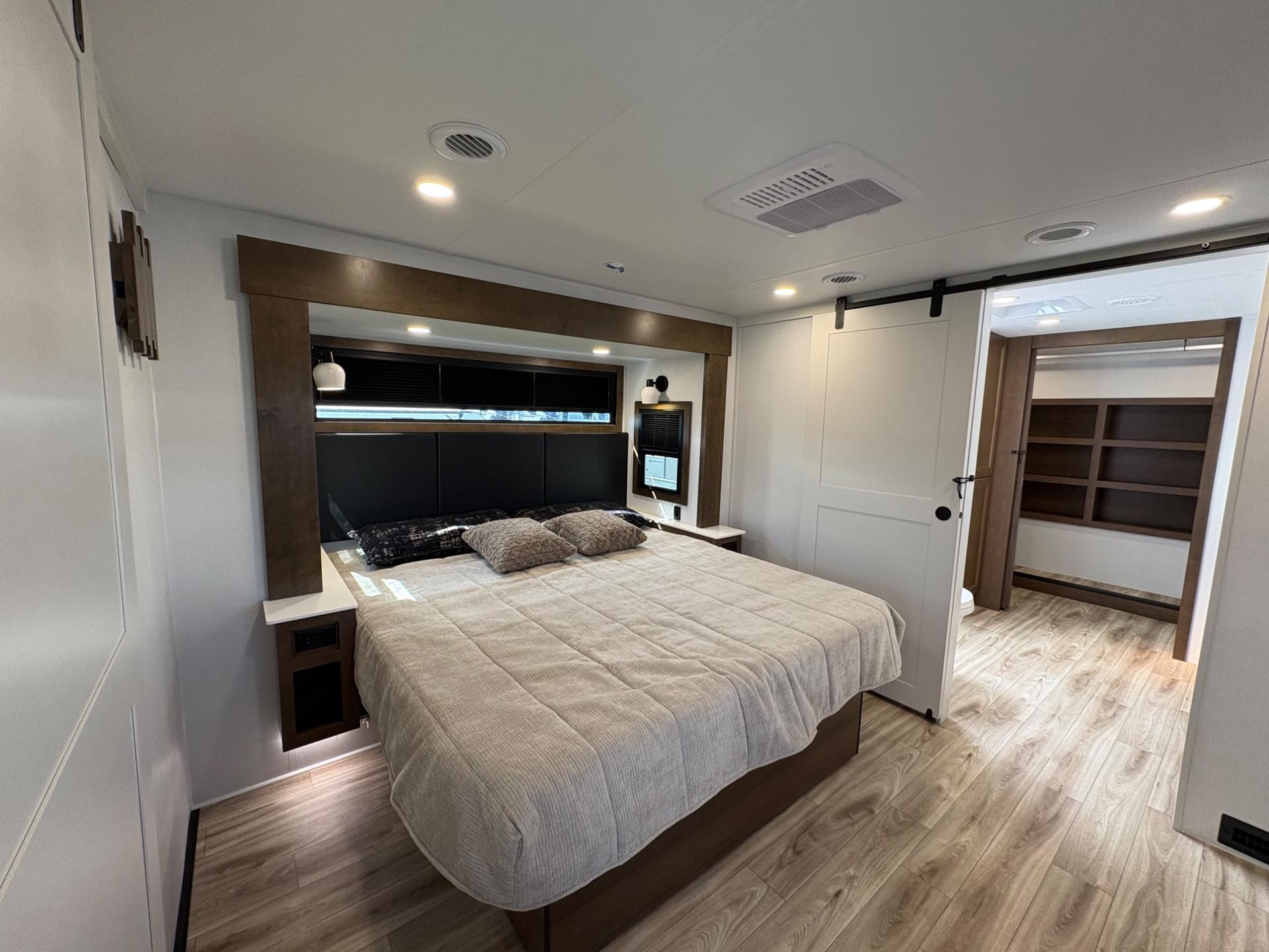 2026 Keystone RV 2026 Keystone RV Montana - thumbnail 65