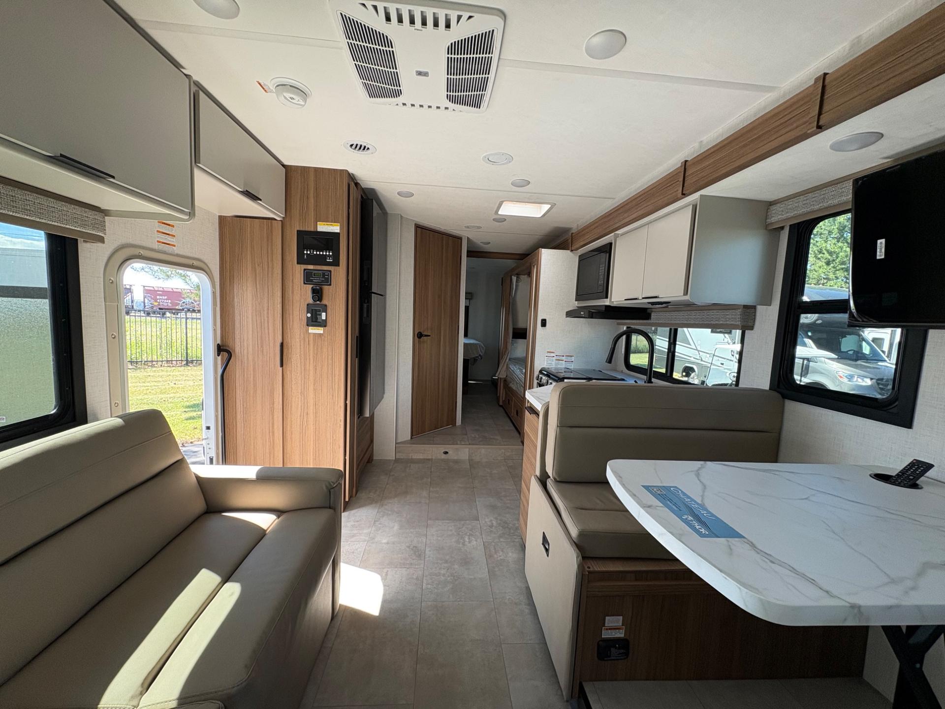 2027 Thor Motor Coach 2027 Thor Motor Coach Chateau - thumbnail 33