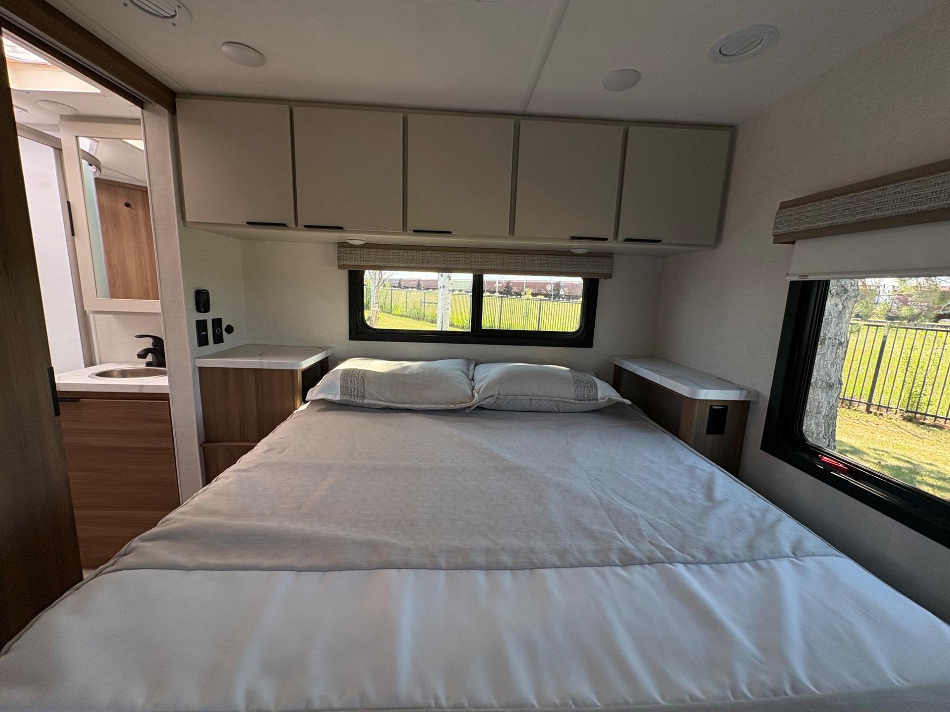 2027 Thor Motor Coach 2027 Thor Motor Coach Chateau - thumbnail 49