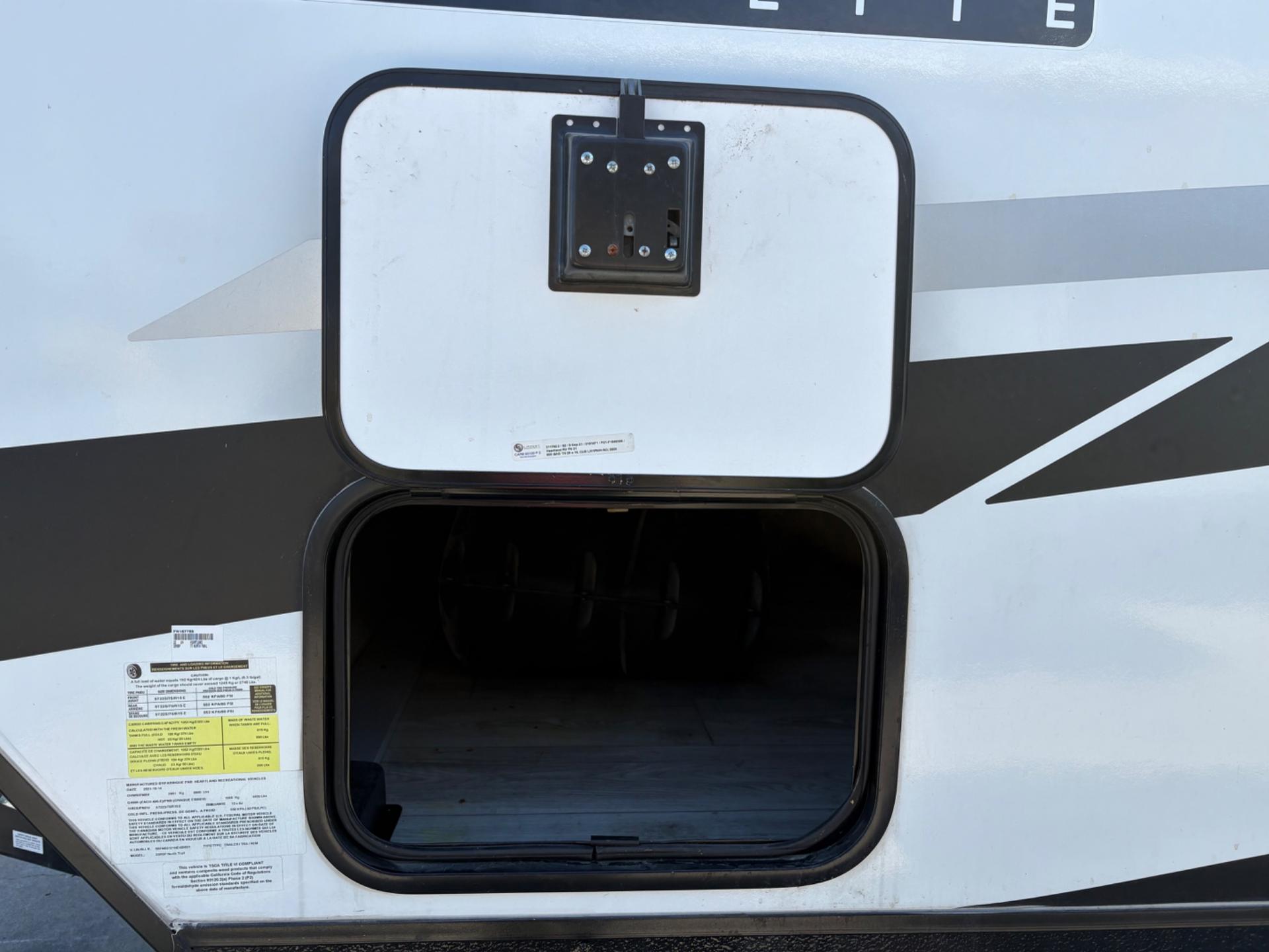2022 Heartland RV 2022 Heartland RV North Trail - thumbnail 3