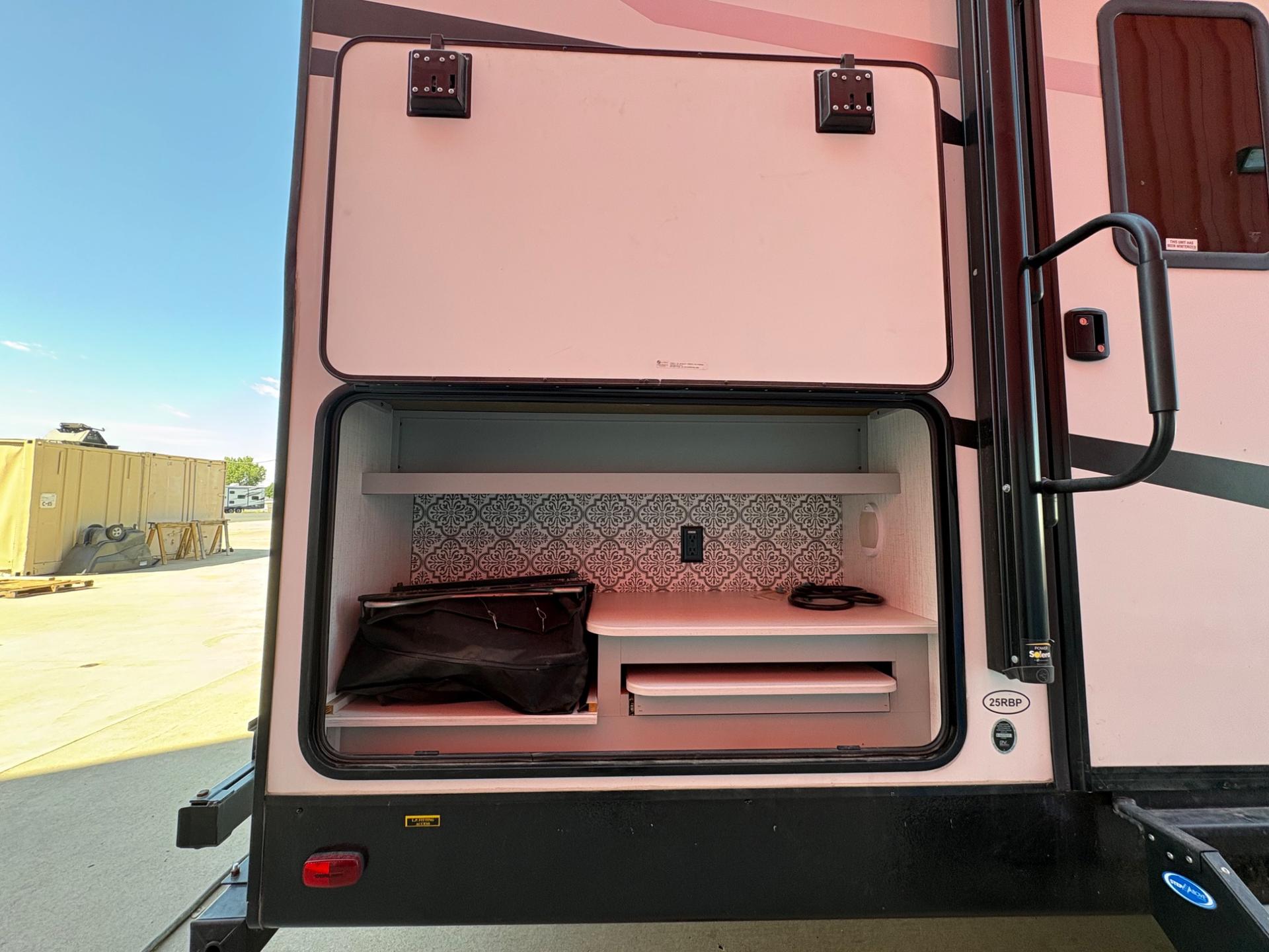 2022 Heartland RV 2022 Heartland RV North Trail - thumbnail 6