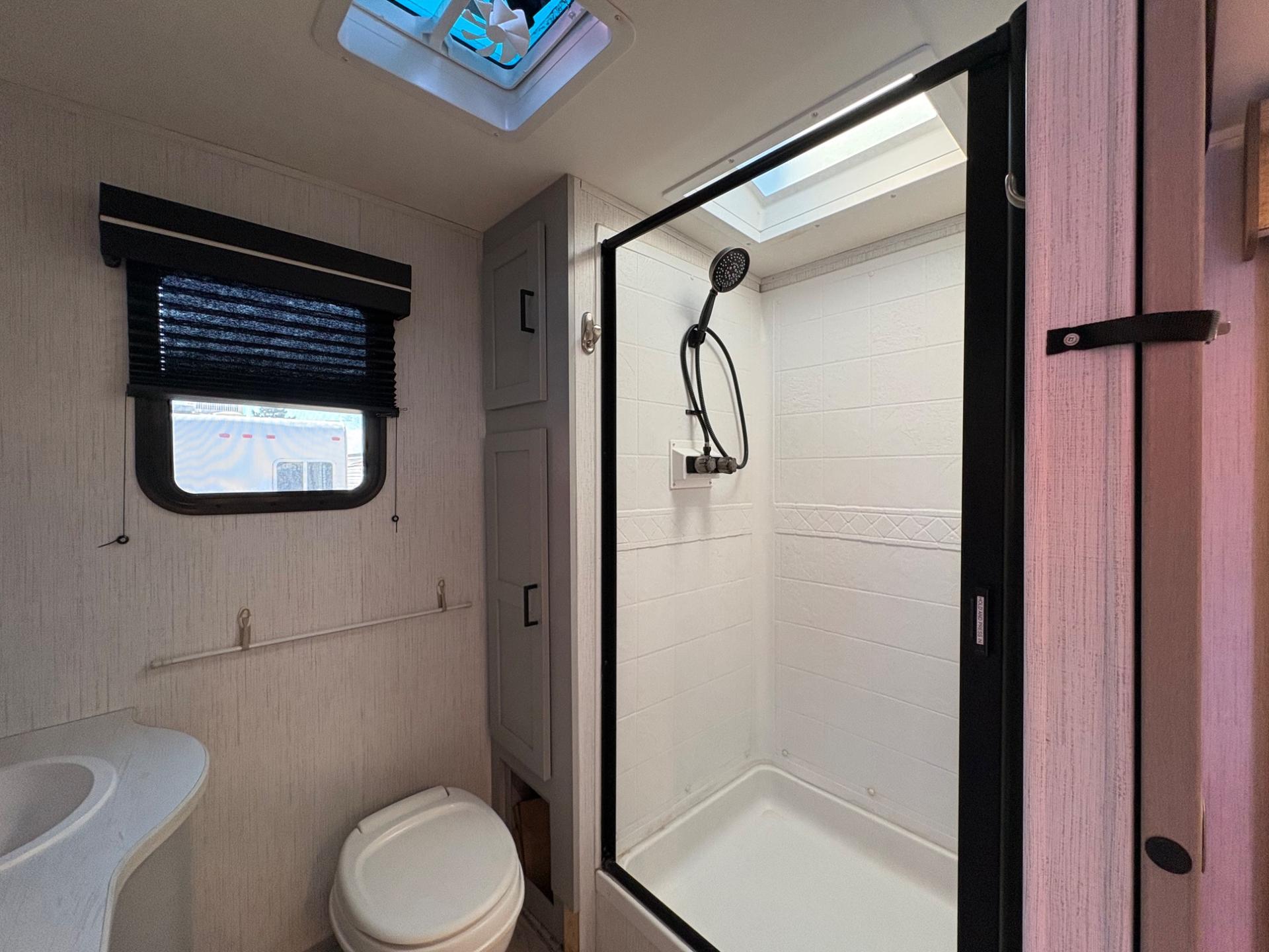 2022 Heartland RV 2022 Heartland RV North Trail - thumbnail 23