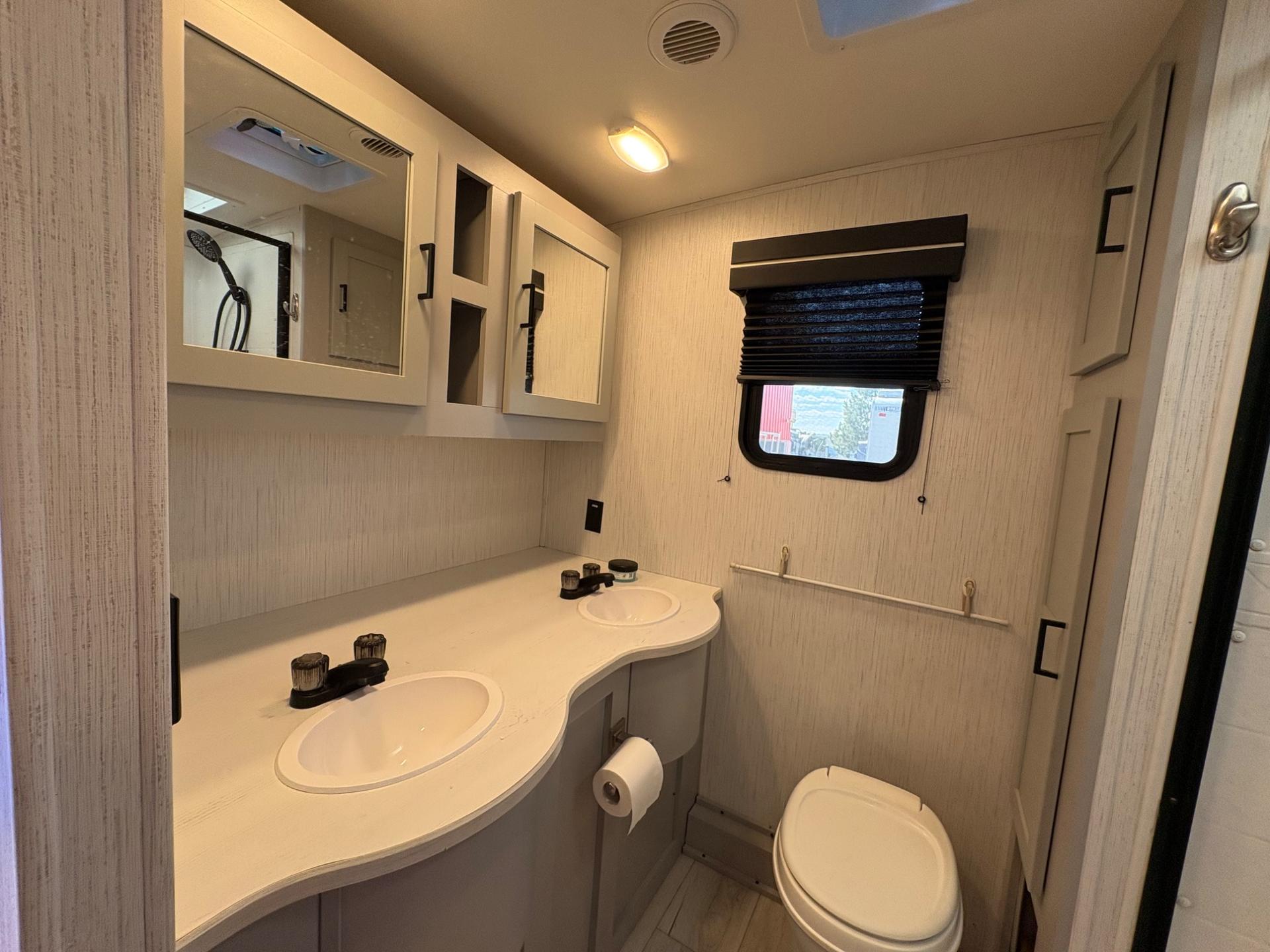 2022 Heartland RV 2022 Heartland RV North Trail - thumbnail 24