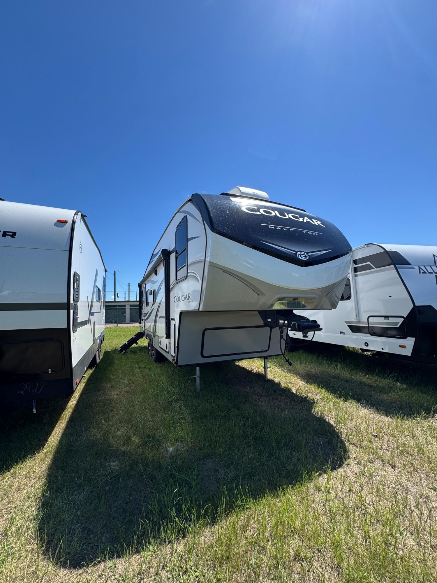 2023 Keystone 2023 Keystone Cougar - thumbnail 3