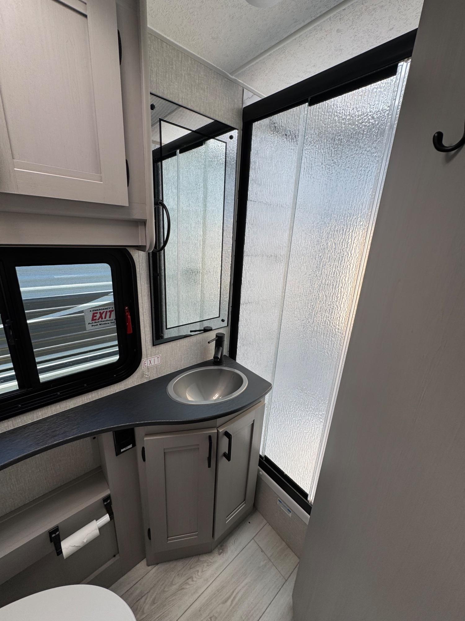 2025 Coachmen 2025 Coachmen Freelander - thumbnail 15