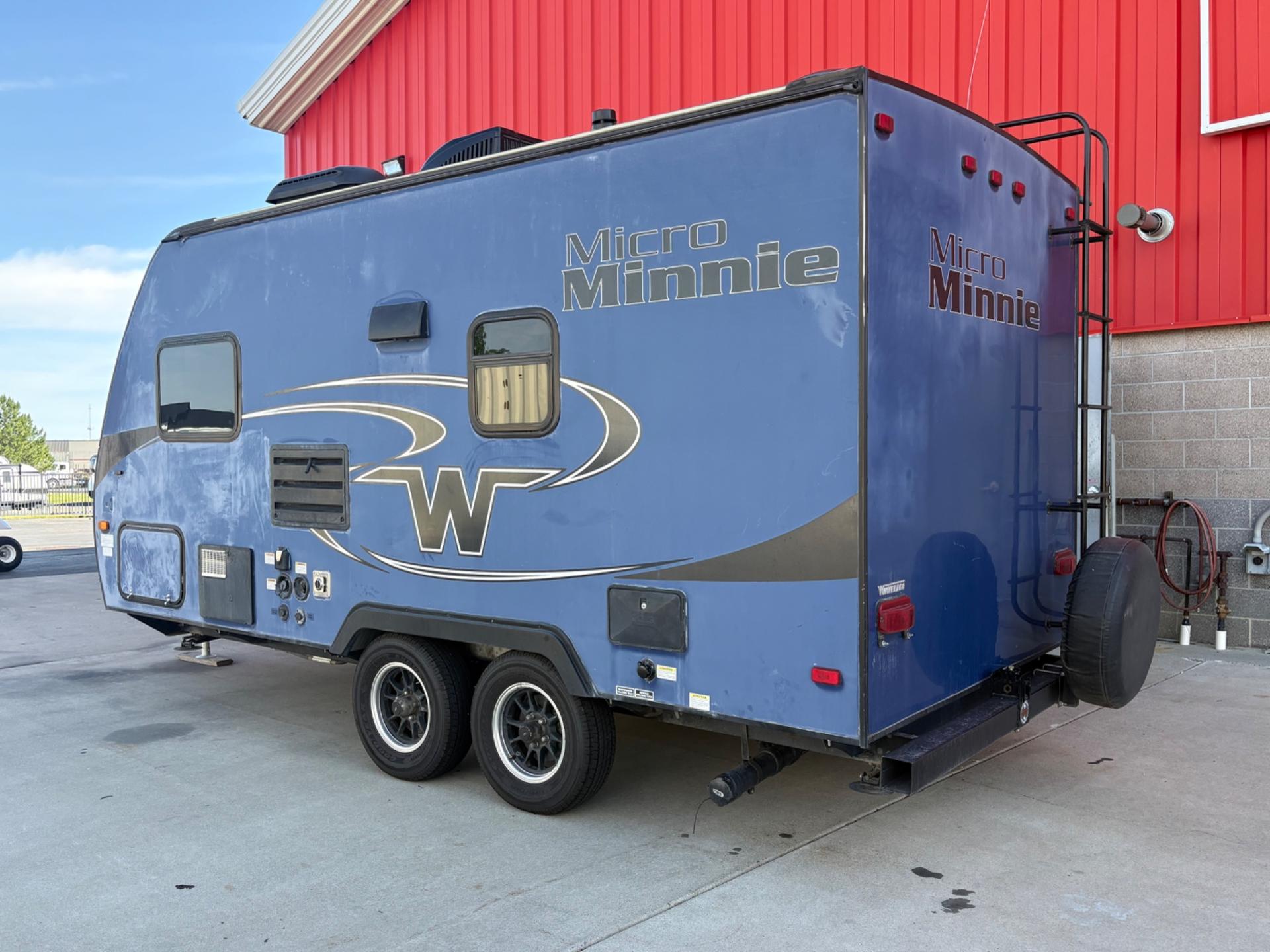 2018 Winnebago 2018 Winnebago Micro Minnie - thumbnail 3