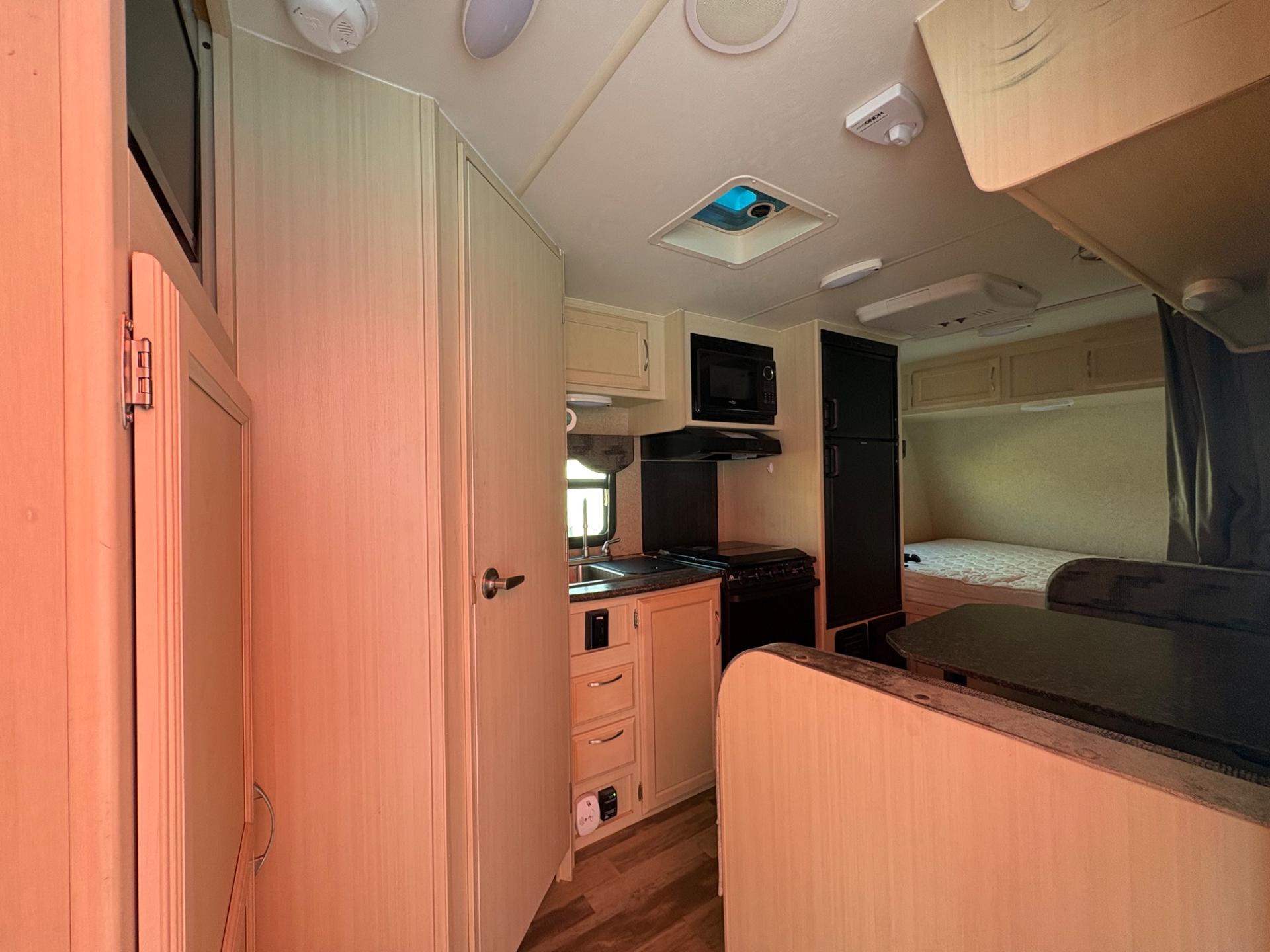 2018 Winnebago 2018 Winnebago Micro Minnie - thumbnail 12