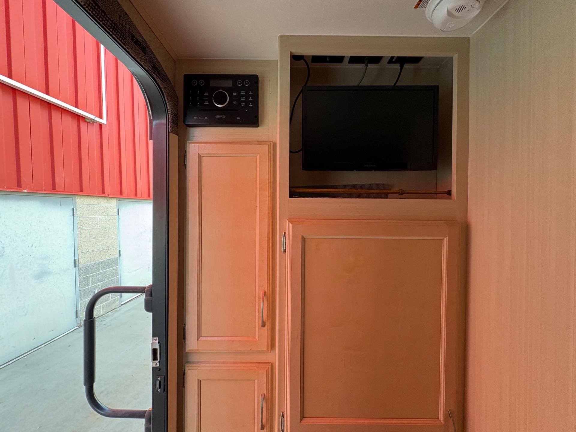 2018 Winnebago 2018 Winnebago Micro Minnie - thumbnail 13