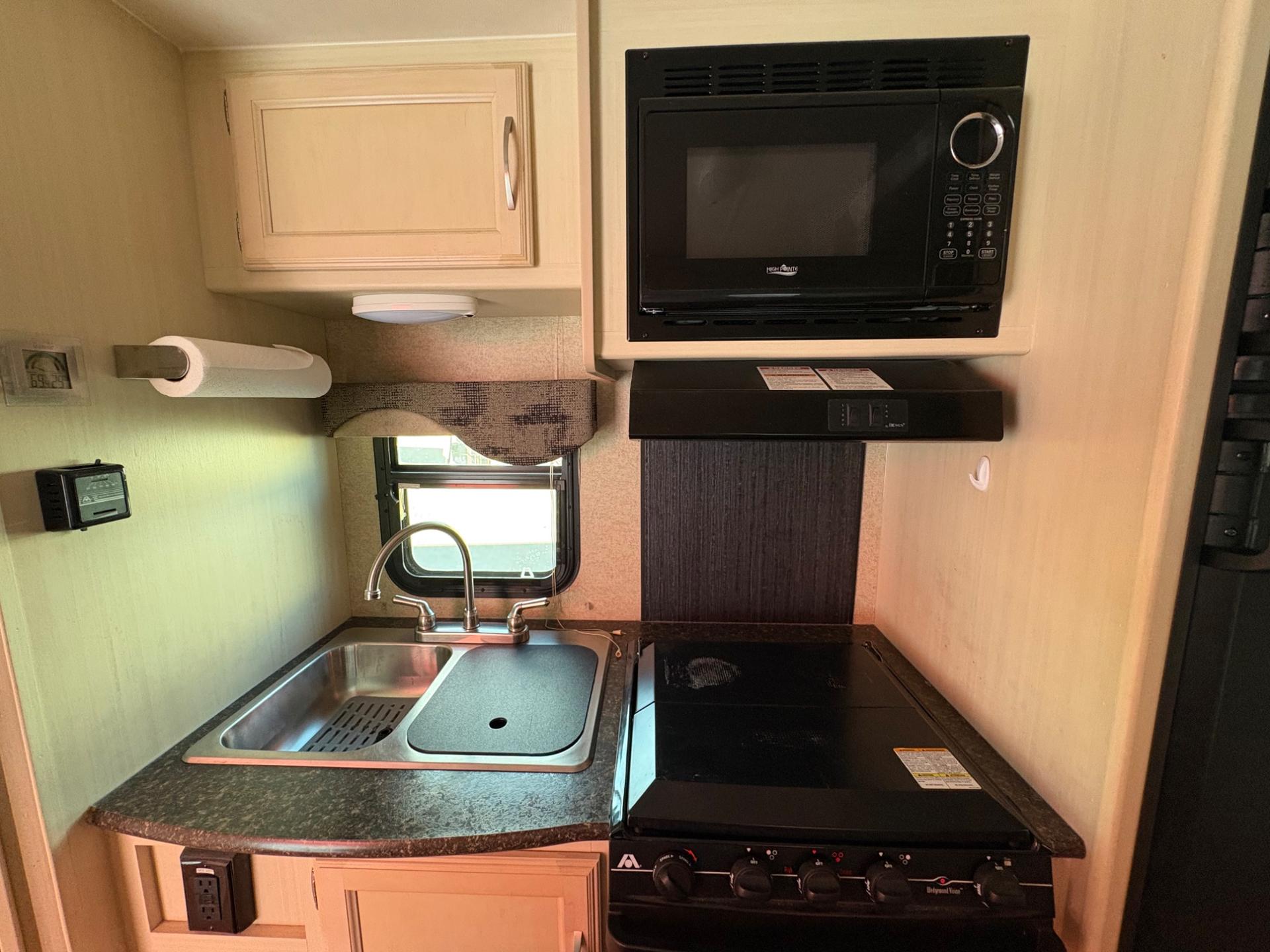 2018 Winnebago 2018 Winnebago Micro Minnie - thumbnail 21