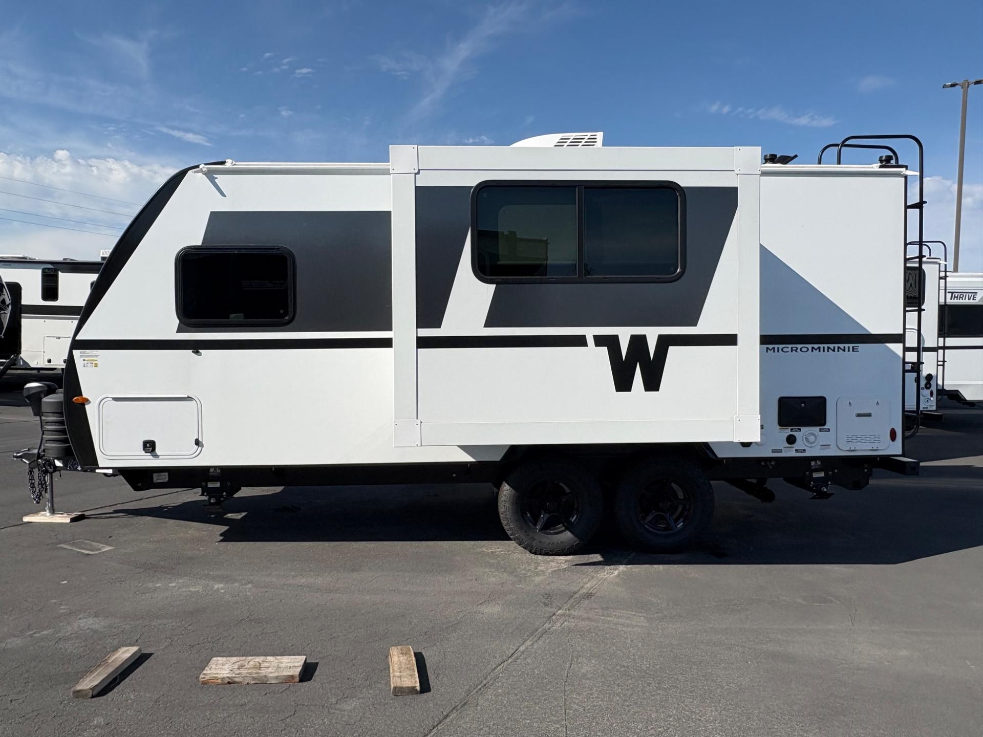 2026 Winnebago 2026 Winnebago Micro Minnie - thumbnail 3