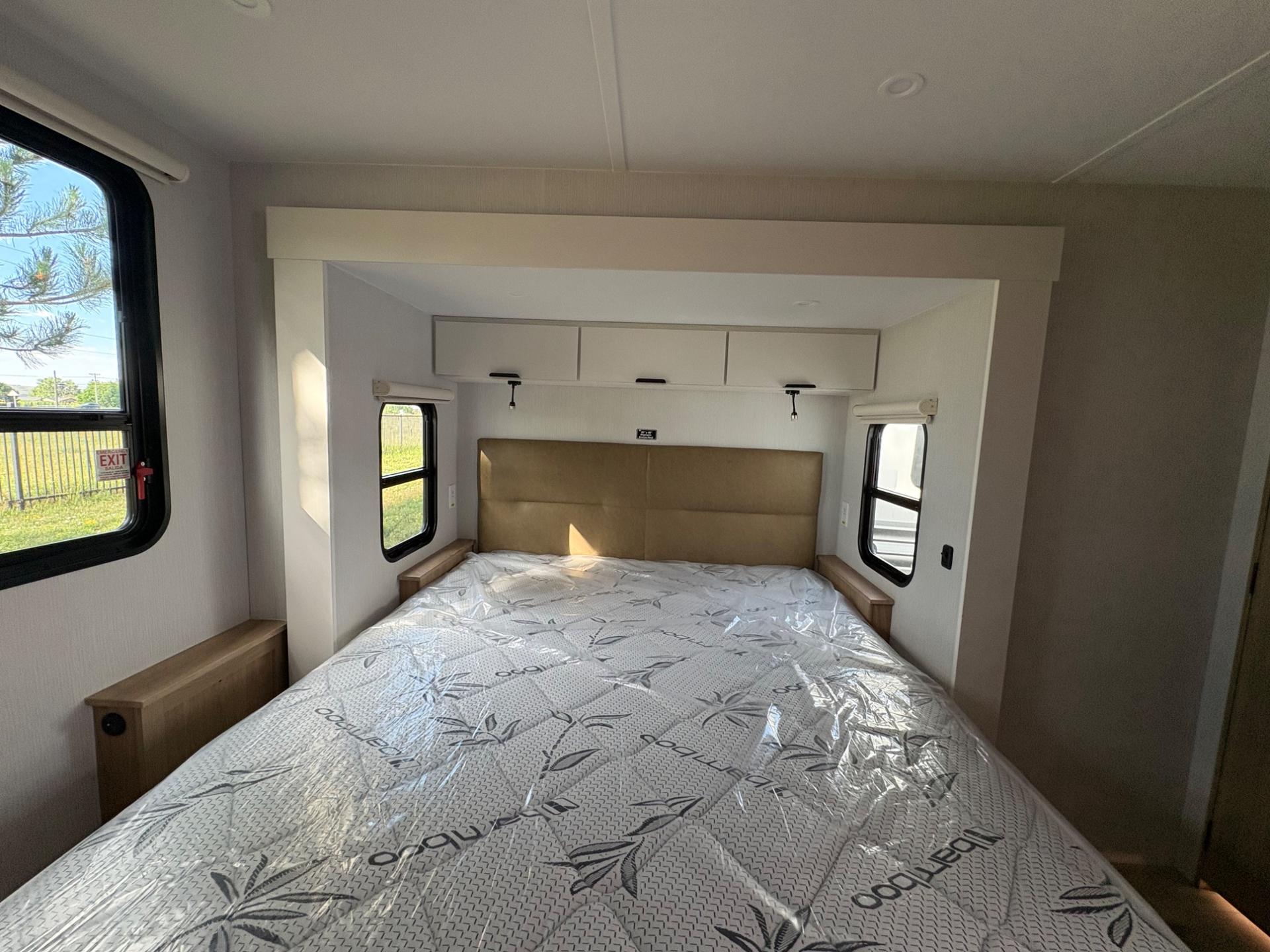 2026 Winnebago 2026 Winnebago Thrive - thumbnail 30