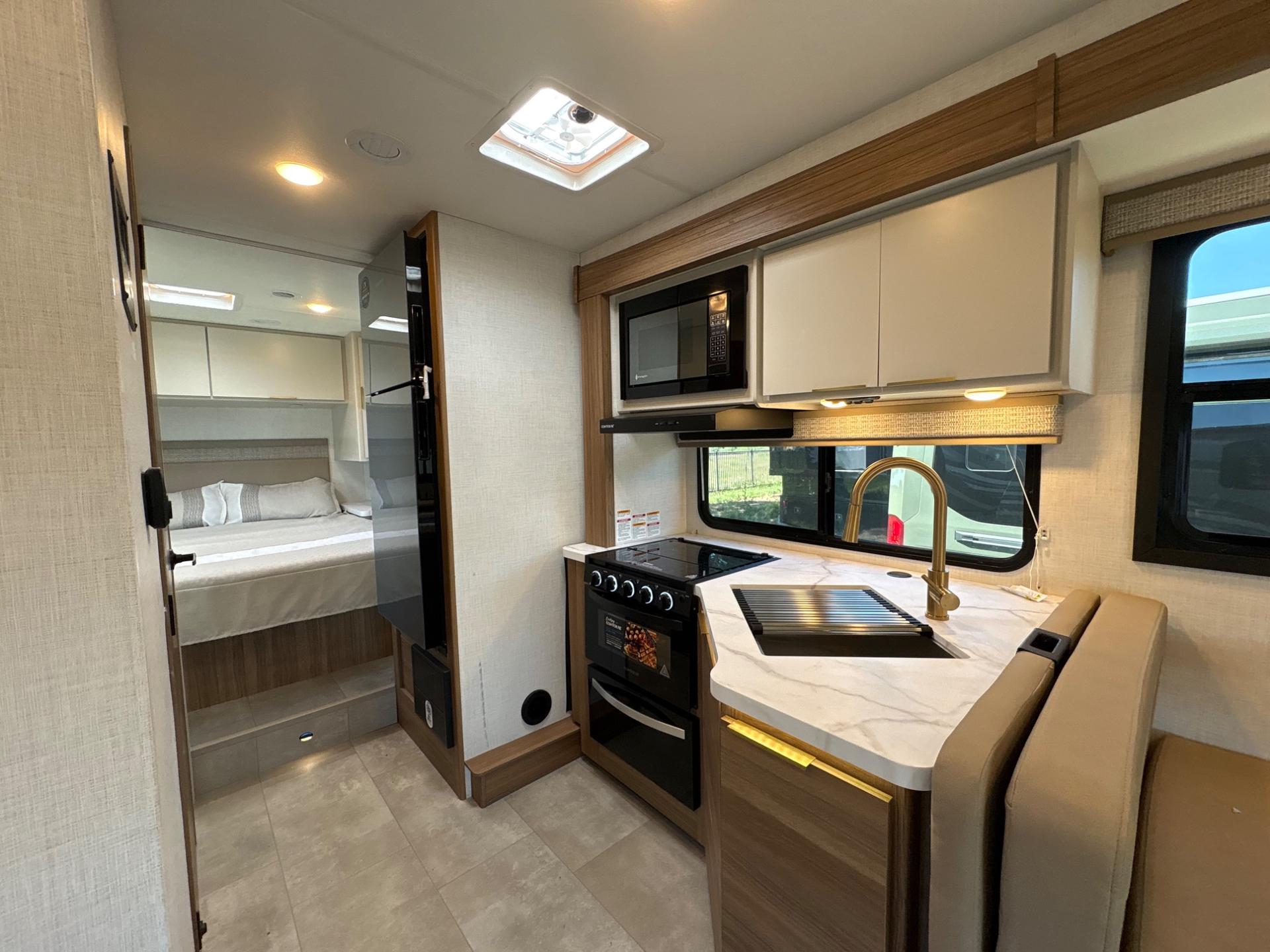 2027 Thor Motor Coach 2027 Thor Motor Coach Chateau - thumbnail 39