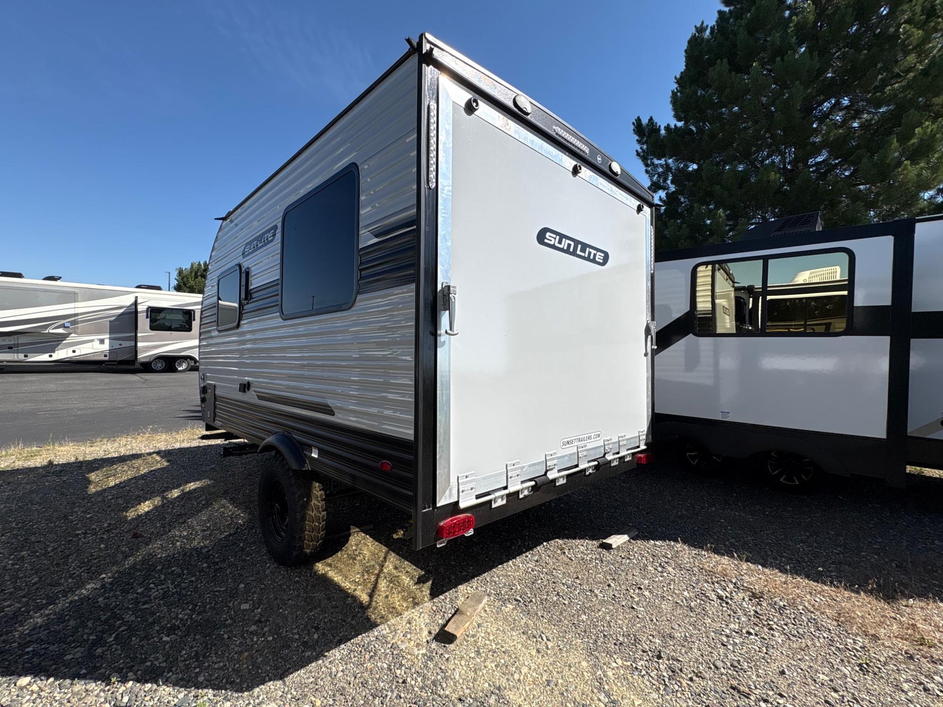 2027 Sunset Park RV 2027 Sunset Park RV Sun Lite - thumbnail 4