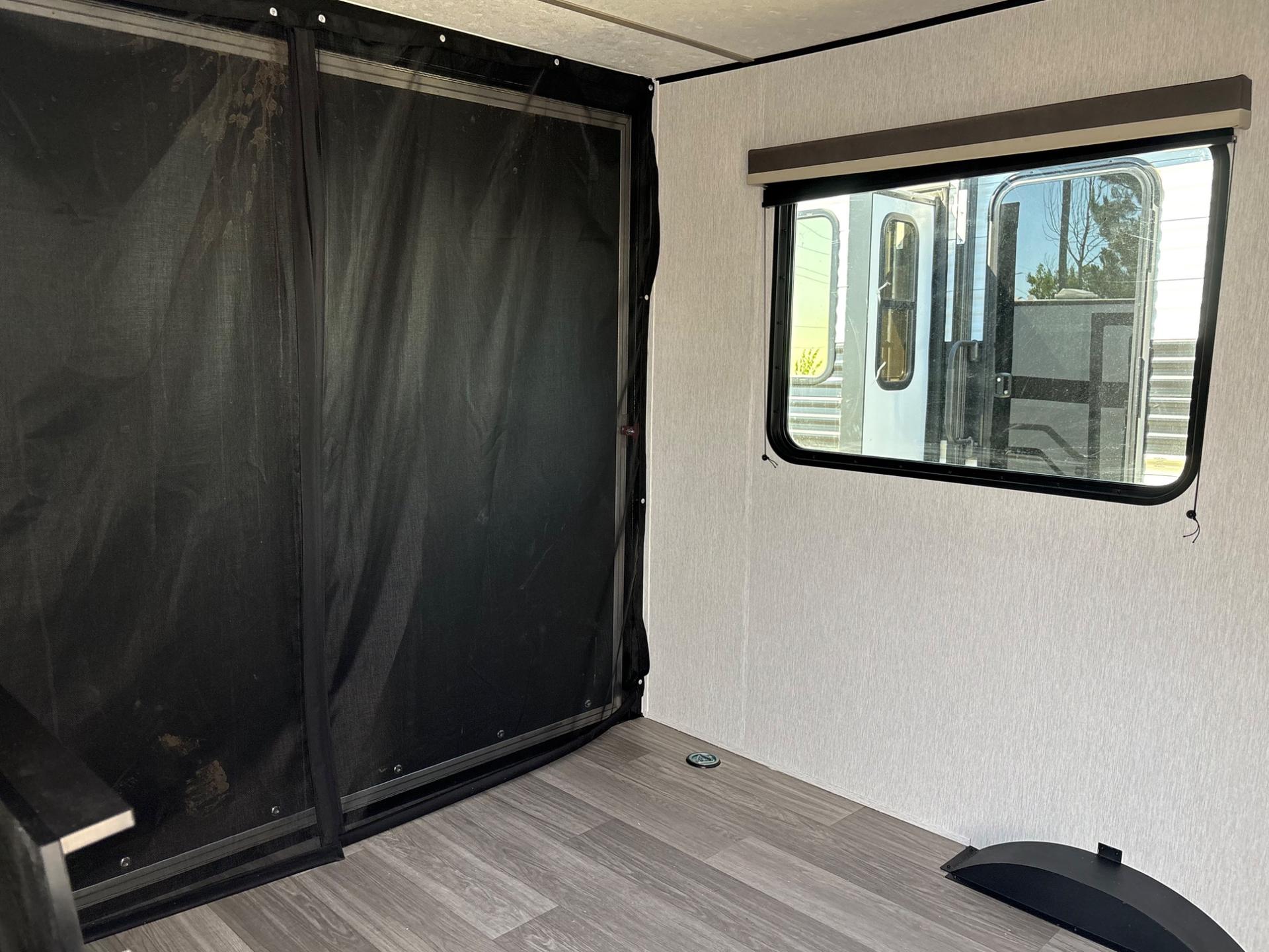 2027 Sunset Park RV 2027 Sunset Park RV Sun Lite - thumbnail 9