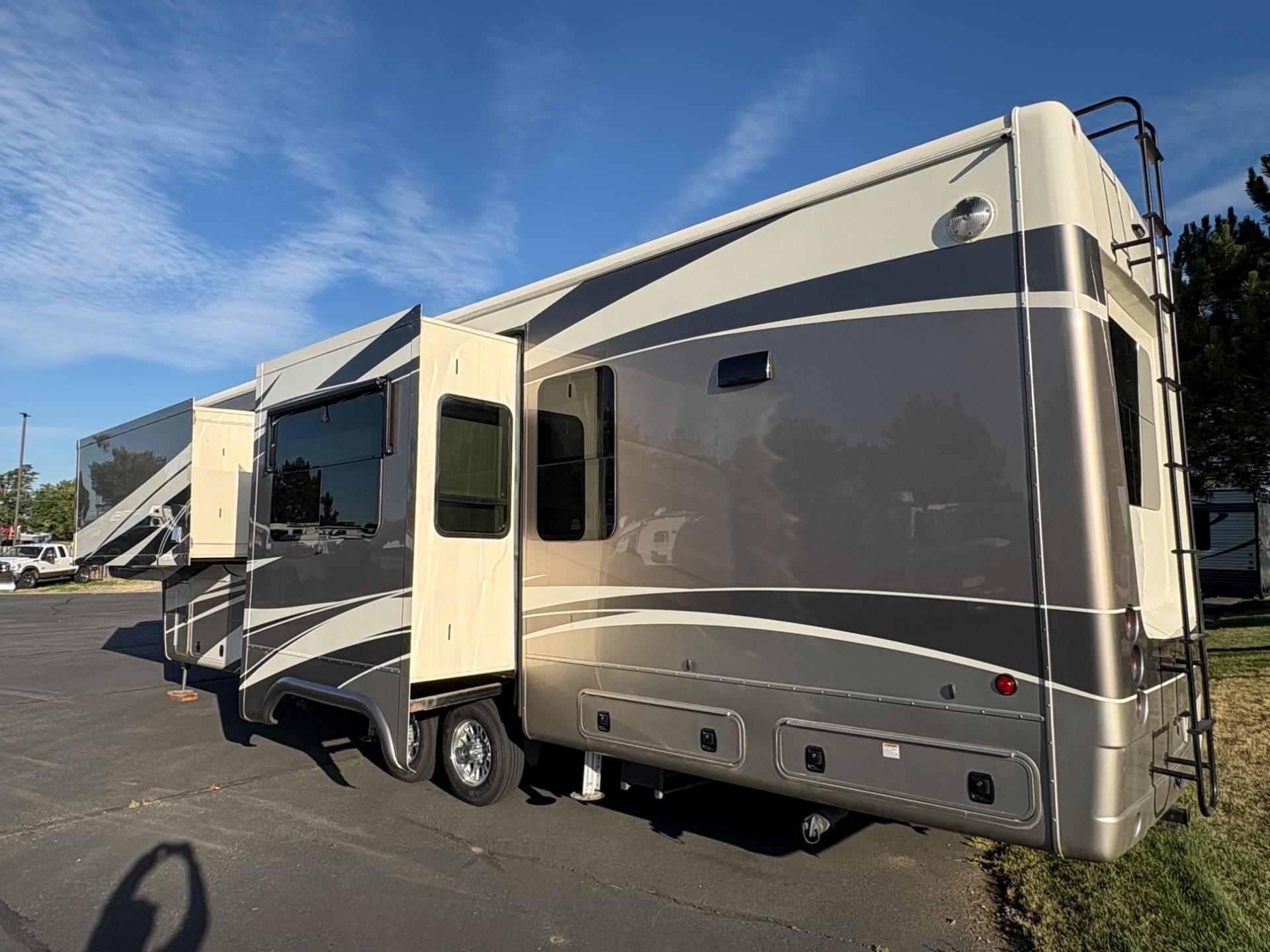 2020 DRV 2020 DRV Mobile Suites - thumbnail 4
