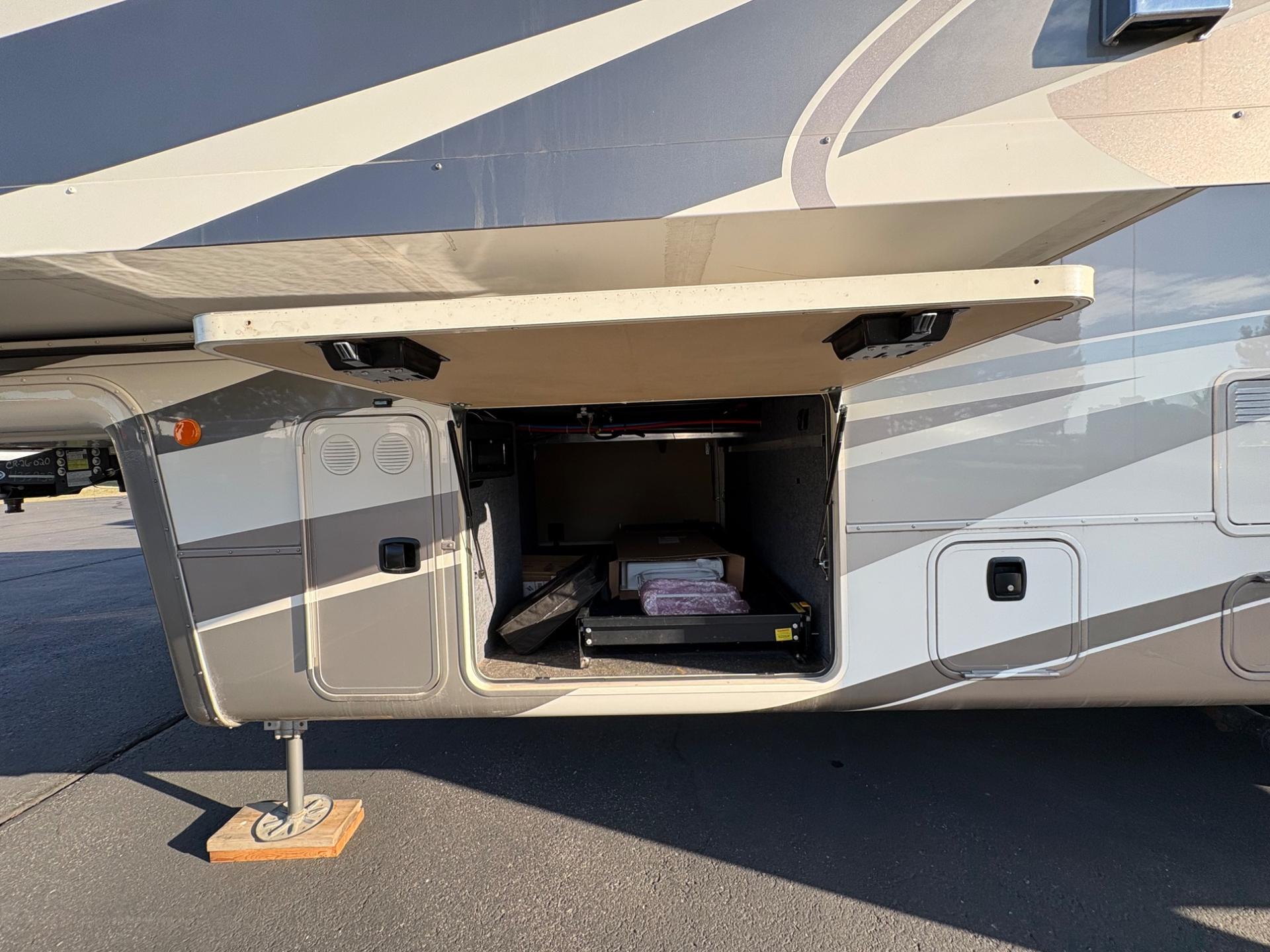 2020 DRV 2020 DRV Mobile Suites - thumbnail 12